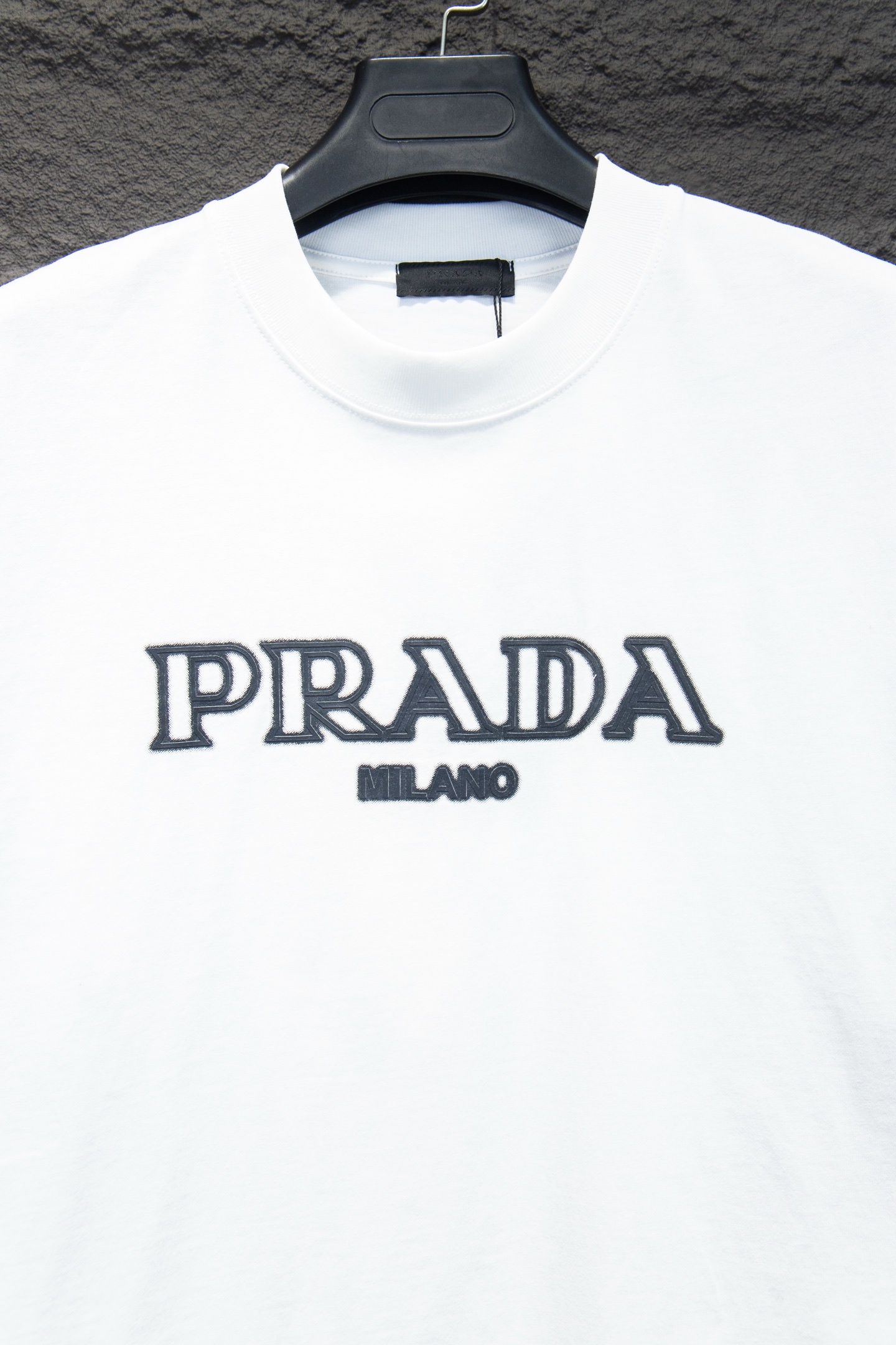 Prada • 25ss
⚠YB定织定染面料、颜色 印花、版型 辅料
面料采用进口机器织造而成,布面