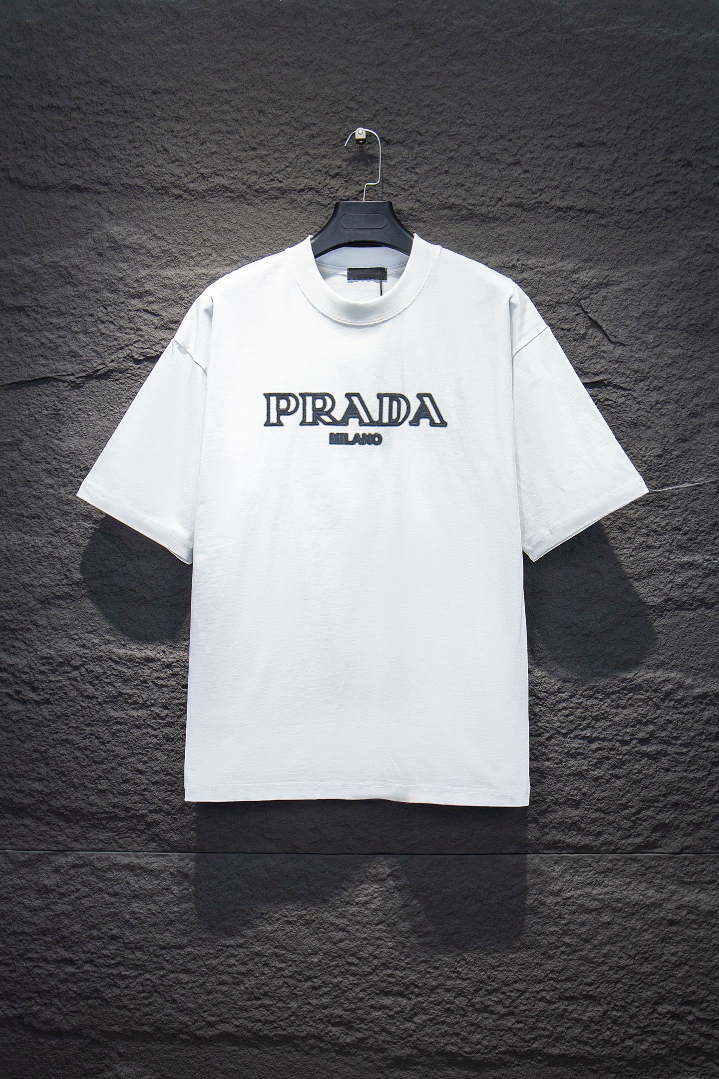 Prada • 25ss
⚠YB定织定染面料、颜色 印花、版型 辅料
面料采用进口机器织造而成,布面