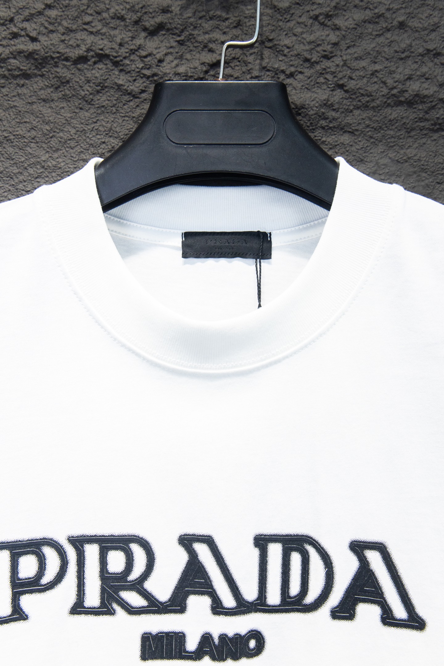 Prada • 25ss
⚠YB定织定染面料、颜色 印花、版型 辅料
面料采用进口机器织造而成,布面