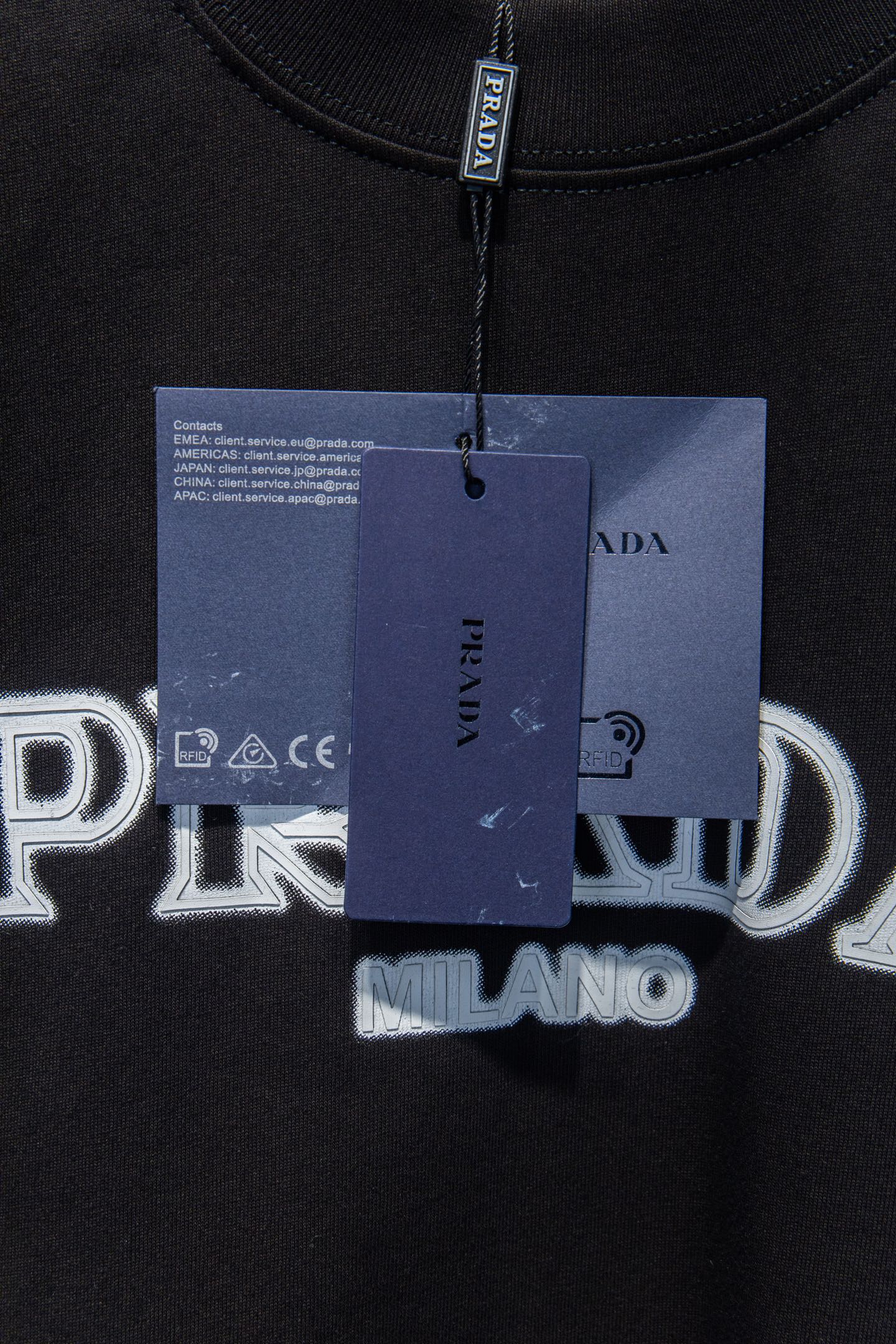 
Prada • 25ss
⚠YB定织定染面料、颜色 印花、版型 辅料

面料采用进口机器织造而成，布面