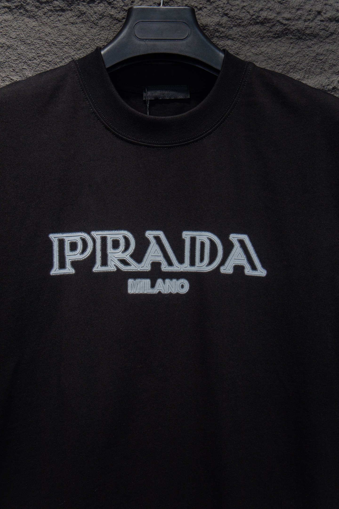 
Prada • 25ss
⚠YB定织定染面料、颜色 印花、版型 辅料

面料采用进口机器织造而成，布面