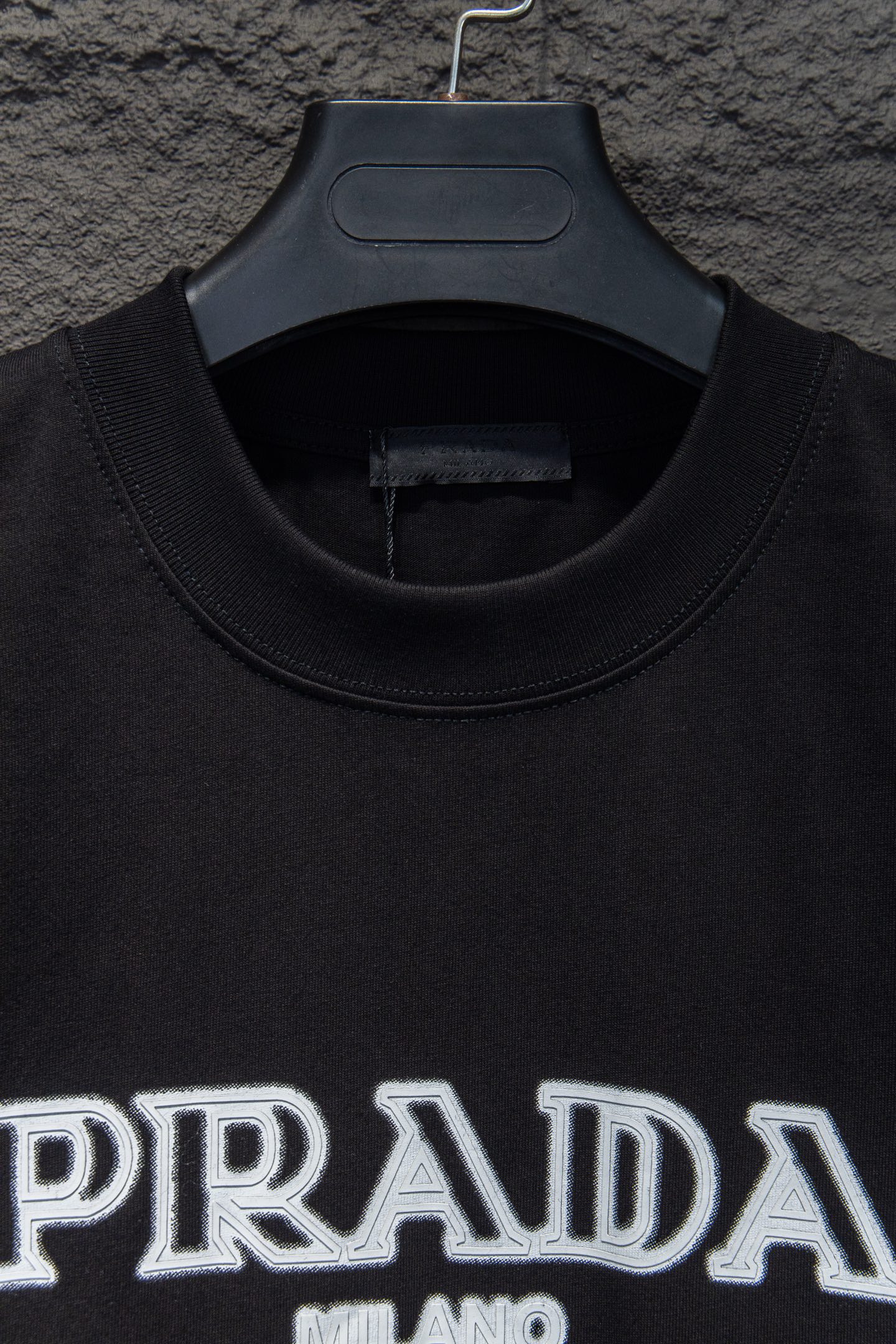 
Prada • 25ss
⚠YB定织定染面料、颜色 印花、版型 辅料

面料采用进口机器织造而成，布面