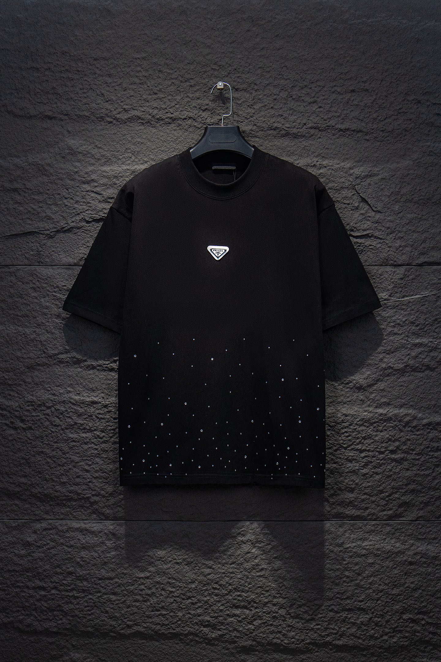 
🆕Prada 25ss
os版型真的很迷人 
普家也真的是绝绝子
每一季新品版型都做到极致
实穿度很高