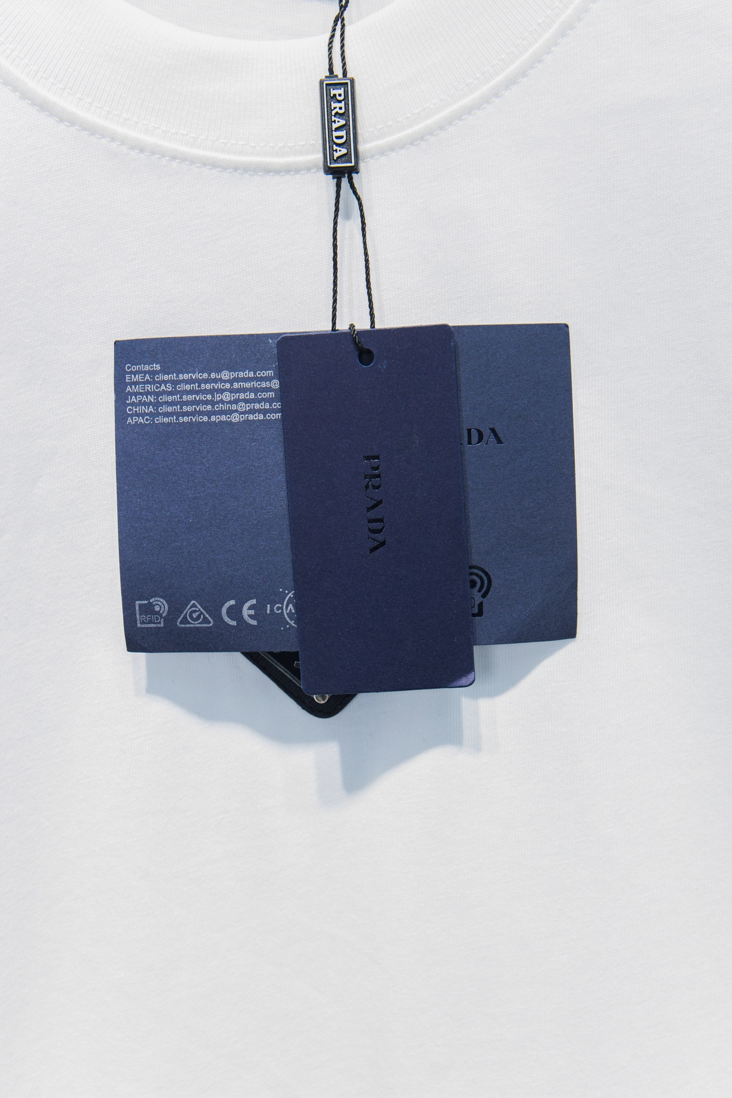 
🆕Prada 25ss
os版型真的很迷人 
普家也真的是绝绝子
每一季新品版型都做到极致
实穿度很高