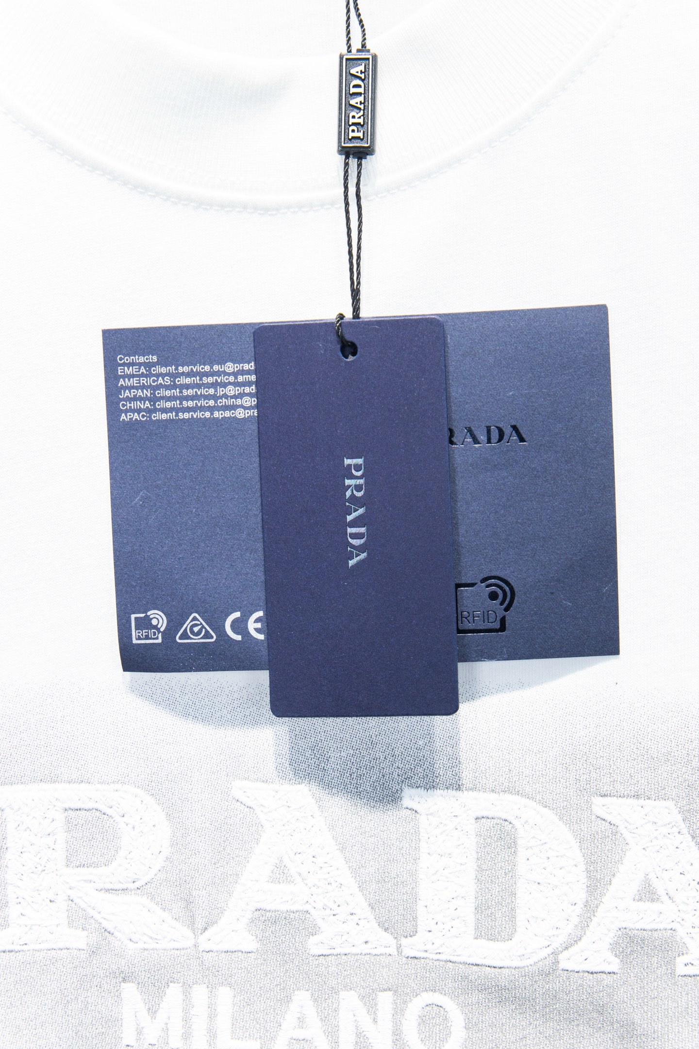 🆕Prada 25ss
os版型真的很迷人
普家也真的是绝绝子
每一季新品版型都做到极致
实穿度很高