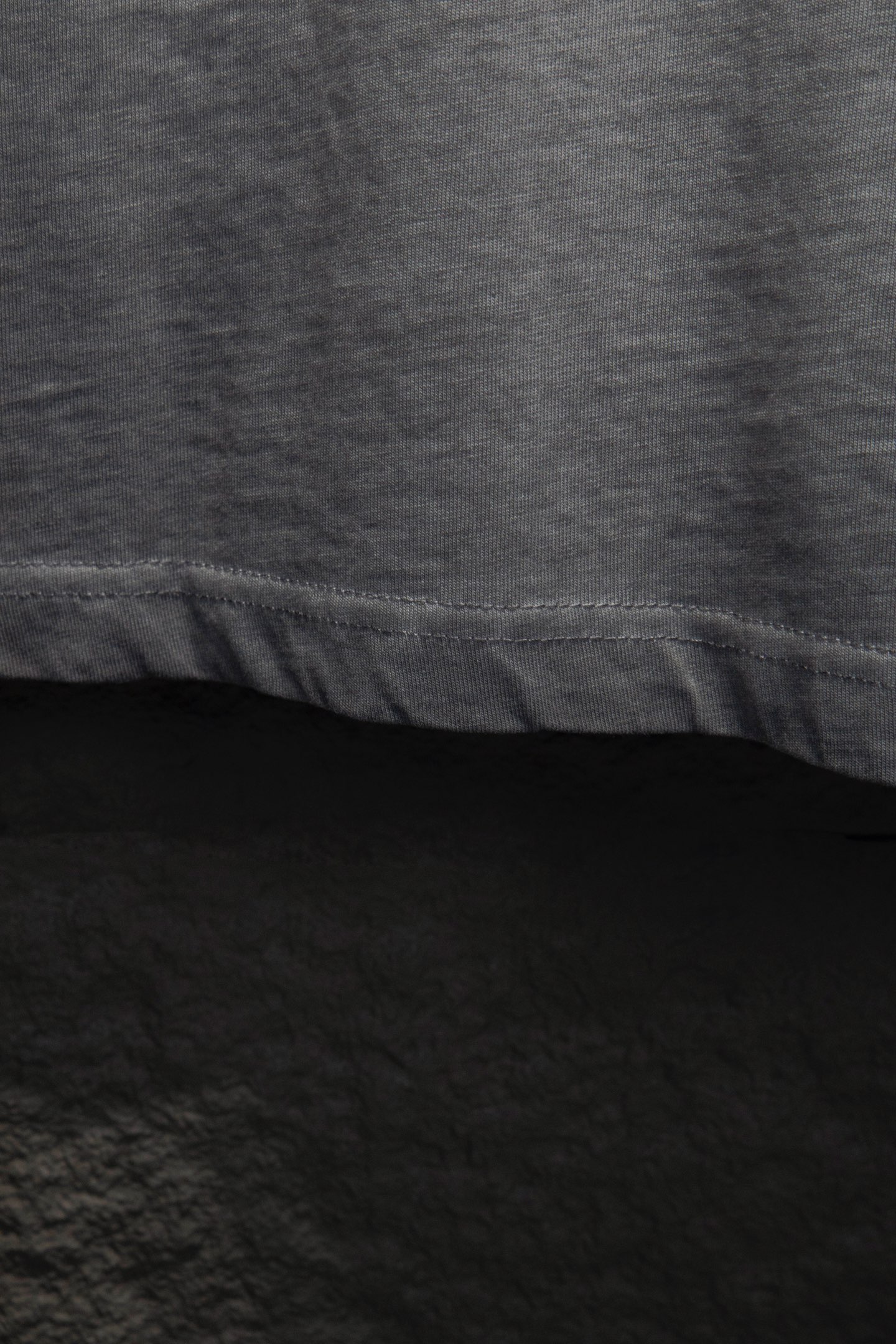 Miu Miu/缪缪 25ss 水洗做旧爱心联名款短袖喷砂黑-Chinese UA Cheap High Quatity Brand Clothes Bags handbags Sneakers wholesale wholesaler seller from China Factory suppliers Fashion Clothing Shoes best Quality Beautiful Price Miu Miu/缪缪 25ss 水洗做旧爱心联名款短袖喷砂黑