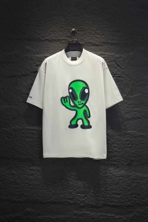 Balenciaga Glowing Alien Print Oversize T-Shirt, Comfortable Cotton Fabric 1 Balenciaga Glowing Alien Print Oversize T-Shirt, Comfortable Cotton Fabric