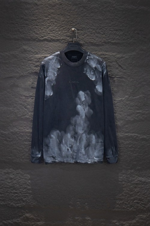 Distressed Graffiti Print Long Sleeve T-Shirt Oversized Fit 16 Distressed Graffiti Print Long Sleeve T-Shirt Oversized Fit