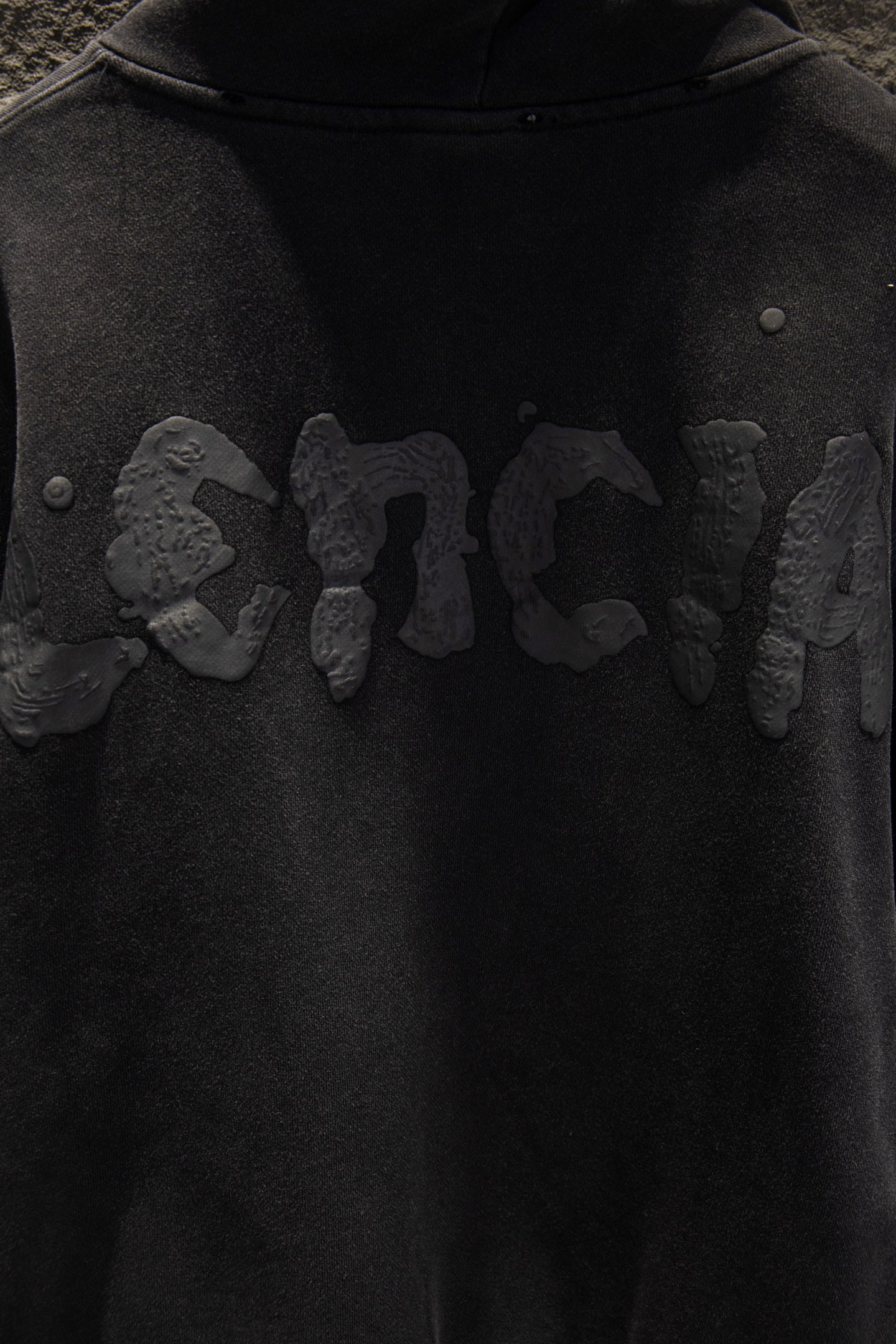 Balenciaga/巴黎世家 25ss 后背涂鸦水洗做旧连帽外套 水洗黑 红色