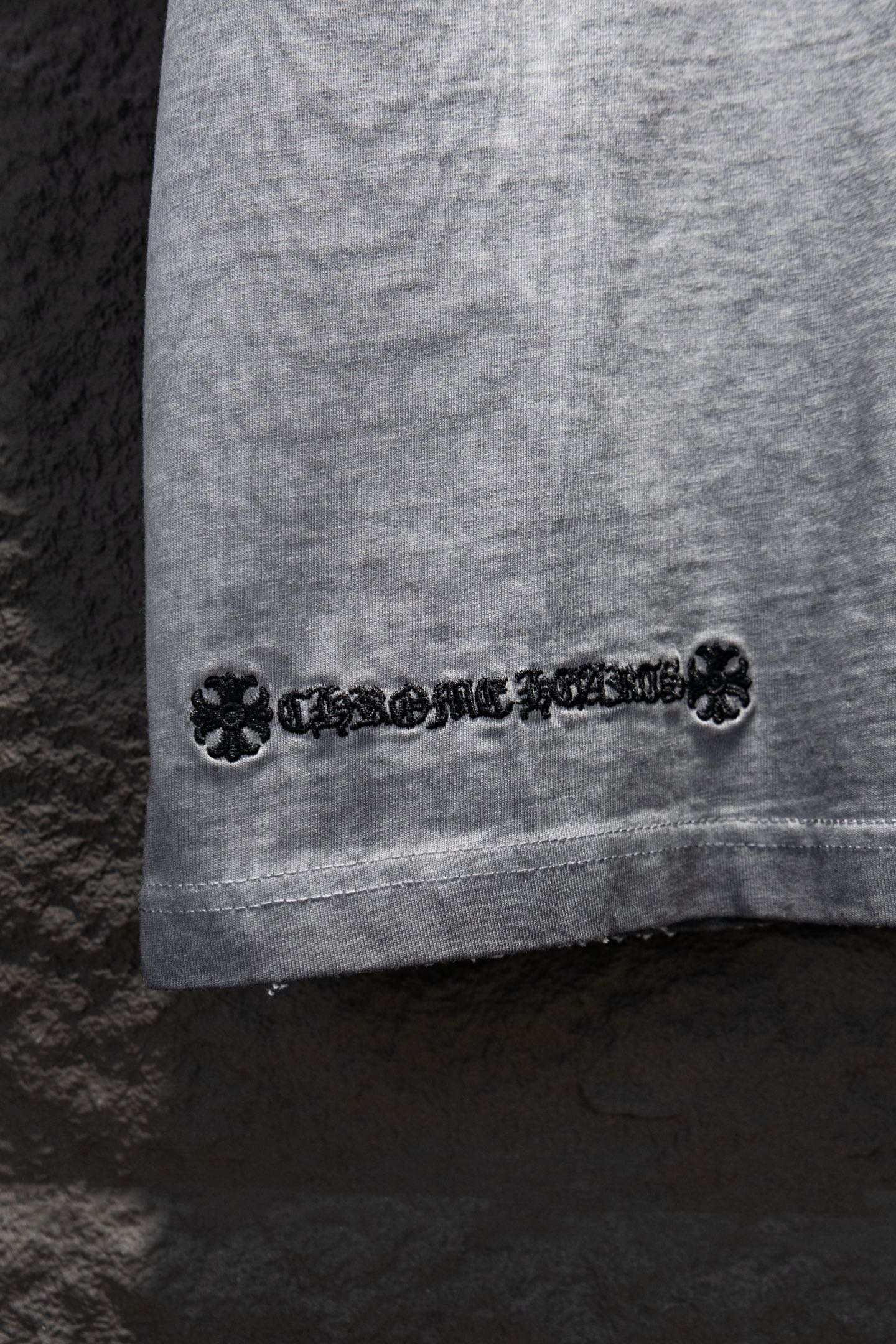 Chrome Hearts 克罗心重工反底炒色贴布绣破短袖-Chinese UA Cheap High Quatity Brand Clothes Bags handbags Sneakers wholesale wholesaler seller from China Factory suppliers Fashion Clothing Shoes best Quality Beautiful Price Chrome Hearts 克罗心重工反底炒色贴布绣破短袖