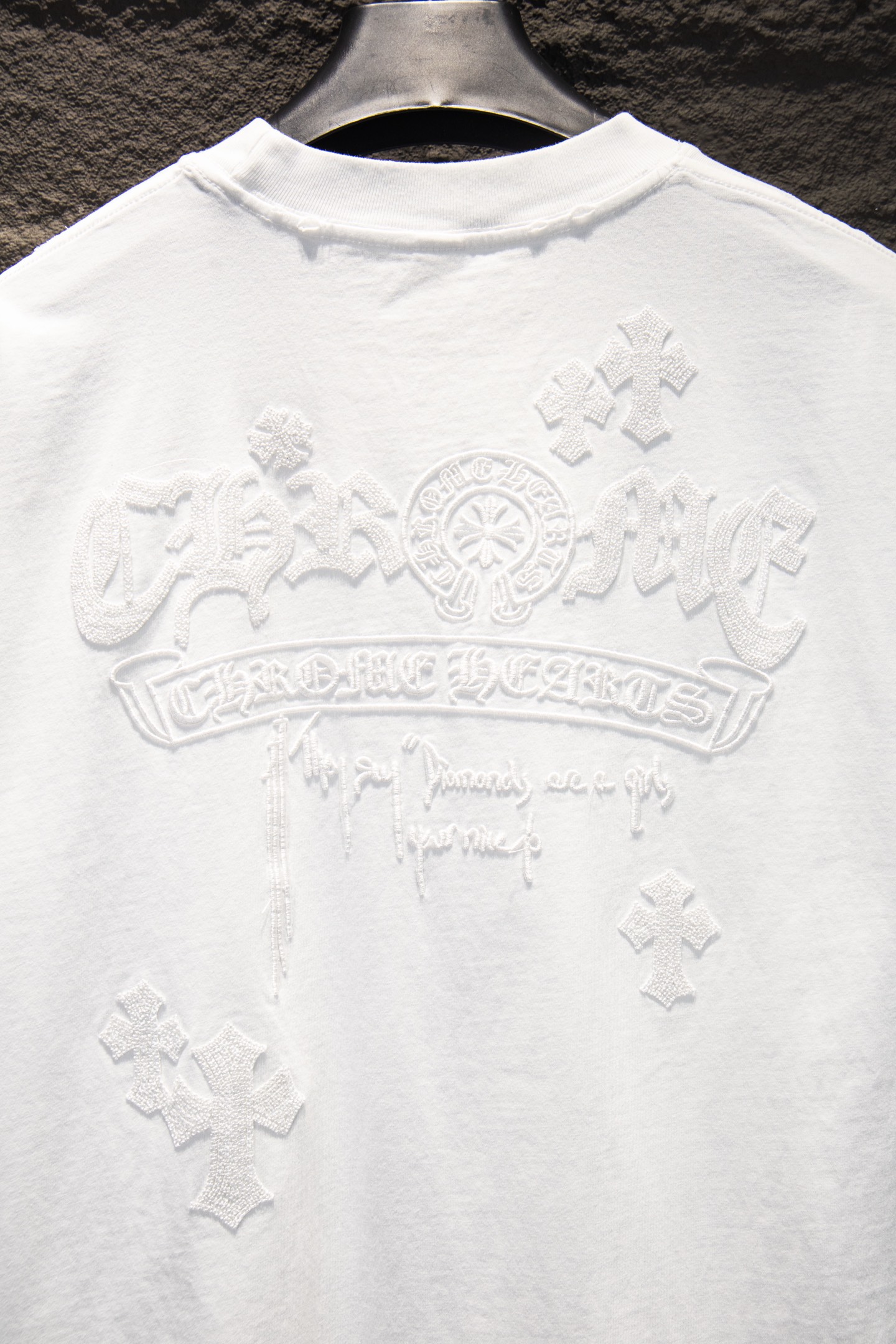 Chrome Hearts/克罗心 重工珠管中空绣磨破短袖-Chinese UA Cheap High Quatity Brand Clothes Bags handbags Sneakers wholesale wholesaler seller from China Factory suppliers Fashion Clothing Shoes best Quality Beautiful Price Chrome Hearts/克罗心 重工珠管中空绣磨破短袖