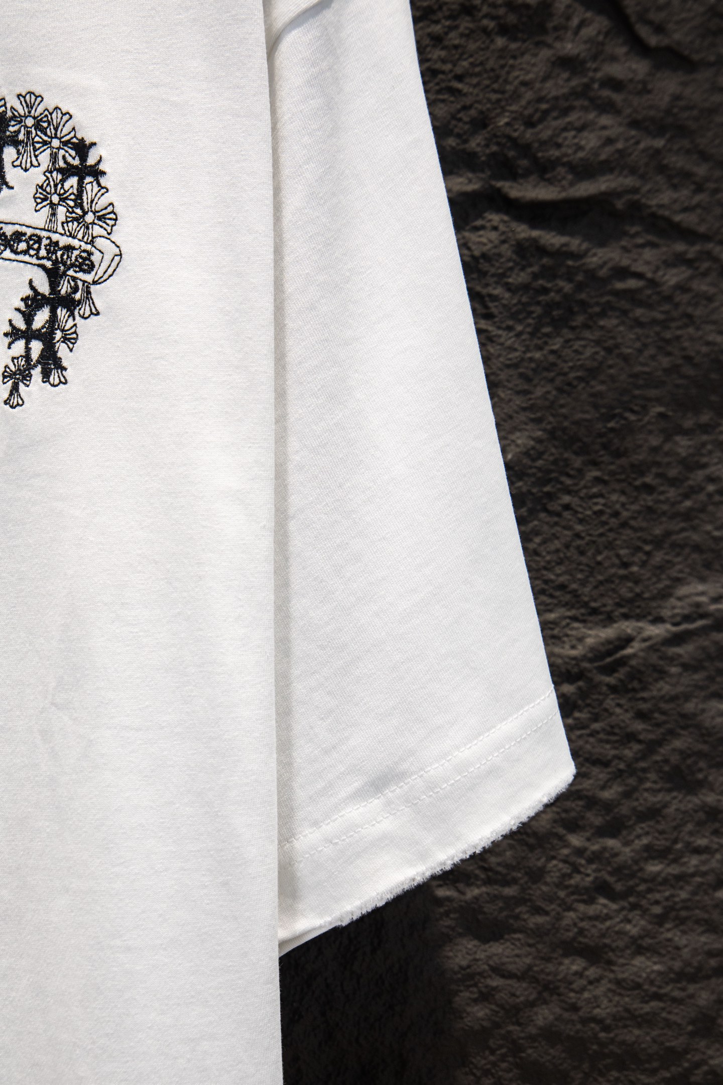 Chrome Hearts/克罗心 26ss 重工磨破贴布绣短袖-Top High Quatity Cheap Sneakers Fashion Clothing Clothes Bags handbags Shoes of all Brand wholesale With The best Quality And Beautiful Price from China Factory Chinese suppliers wholesaler seller Chrome Hearts/克罗心 26ss 重工磨破贴布绣短袖