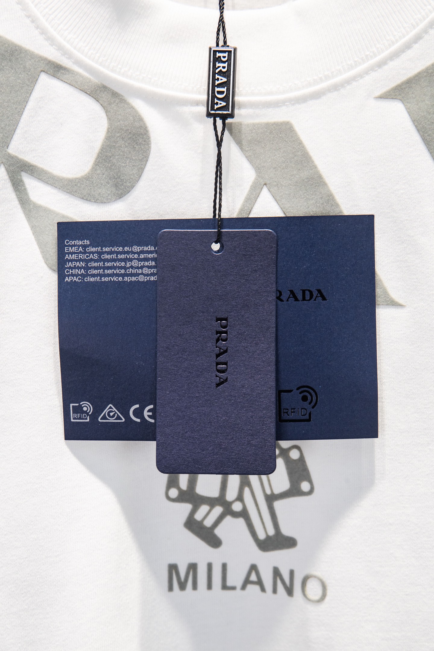 Prada/普拉达 26ss 植绒印花短袖 YB定织定染面料 黑色 白色-Top High Quatity Cheap Sneakers Fashion Clothing Clothes Bags handbags Shoes of all Brand wholesale With The best Quality And Beautiful Price from China Factory Chinese suppliers wholesaler seller Prada/普拉达 26ss 植绒印花短袖 YB定织定染面料 黑色 白色