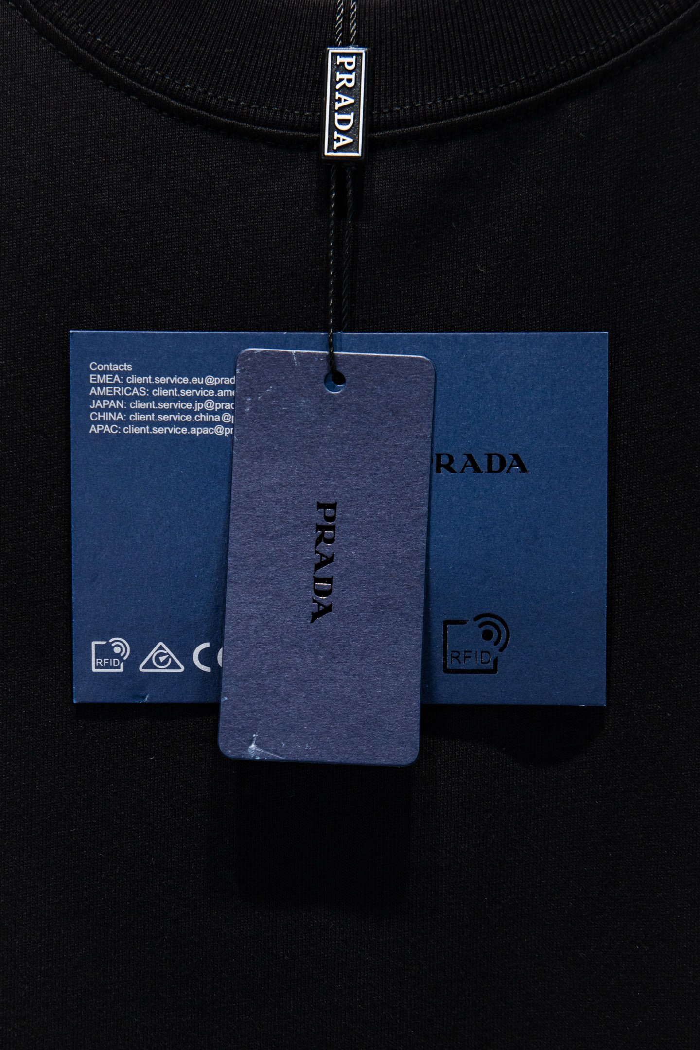 Prada/普拉达 26ss 破贴布绣短袖 白色 黑色-Chinese UA Cheap High Quatity Brand Clothes Bags handbags Sneakers wholesale wholesaler seller from China Factory suppliers Fashion Clothing Shoes best Quality Beautiful Price Prada/普拉达 26ss 破贴布绣短袖 白色 黑色