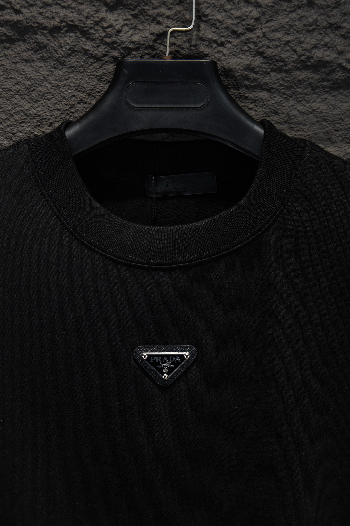 Prada/普拉达 26ss 拼接五金拉链短袖 黑色 白色-Top High Quatity Cheap Sneakers Fashion Clothing Clothes Bags handbags Shoes of all Brand wholesale With The best Quality And Beautiful Price from China Factory Chinese suppliers wholesaler seller Prada/普拉达 26ss 拼接五金拉链短袖 黑色 白色