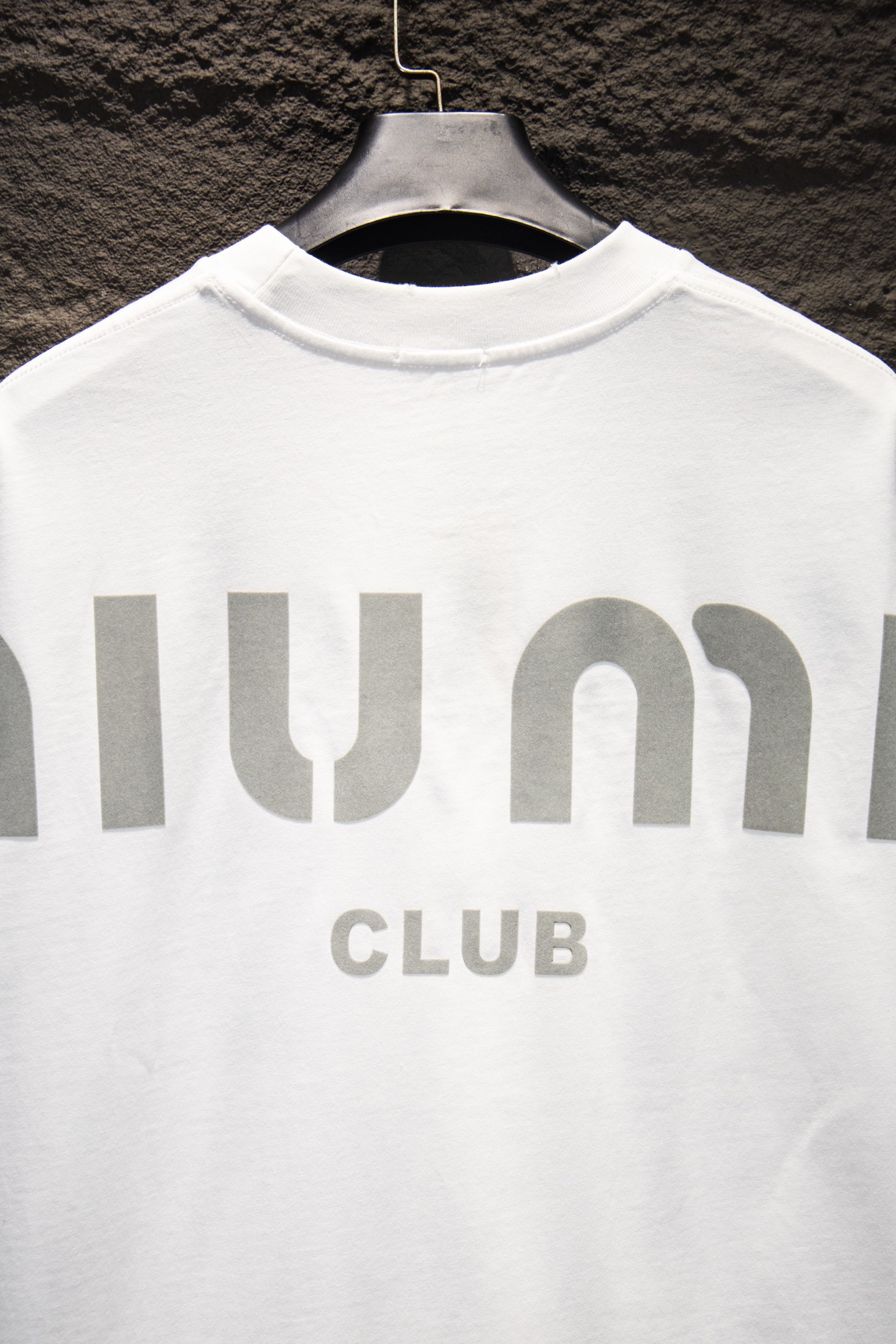Miu Miu/缪缪 26ss 植绒印花短袖 黑色 白色-Chinese UA Cheap High Quatity Brand Clothes Bags handbags Sneakers wholesale wholesaler seller from China Factory suppliers Fashion Clothing Shoes best Quality Beautiful Price Miu Miu/缪缪 26ss 植绒印花短袖 黑色 白色