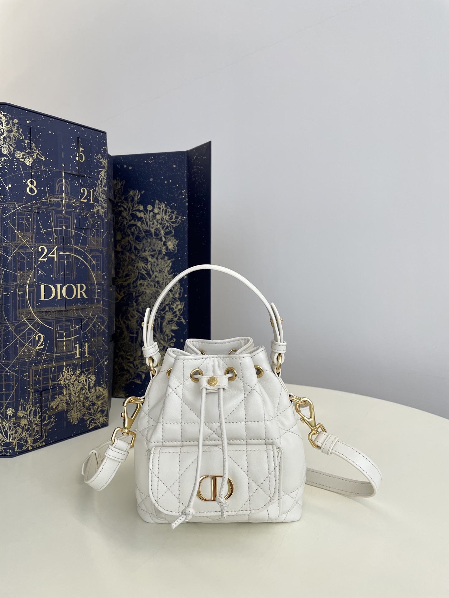 ￼Stock blanco listo‼ ️ Serie micro de bolso tipo cubo Caro, un nuevo estilo de bolso hermoso, cuidadosamente hecho de p…