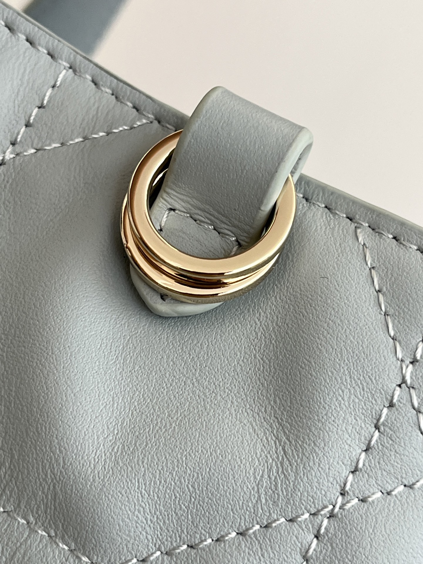 Saint Laurent Classic Handcrafted Luxury Leather Shoulder Bag 4
