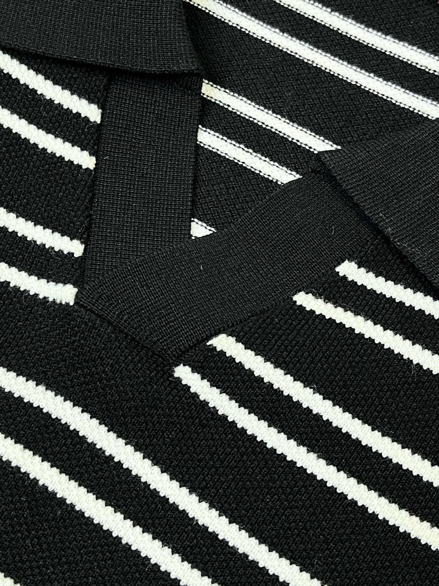 2025🔱秋冬最新款式⚜️【正常收身版型】定制50Ss双纱超柔美拉绒珠地面料独家首发🏆现货供应📣码数M-