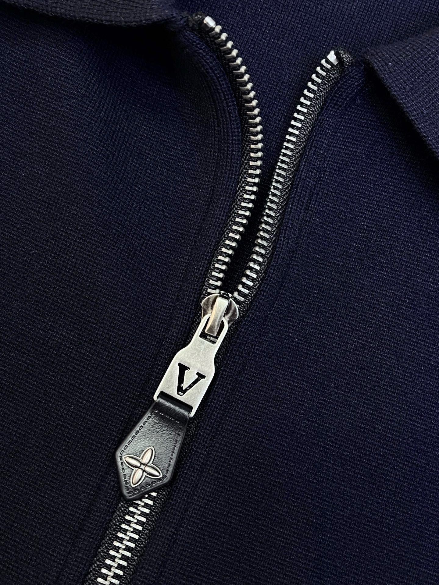 2025🔱秋冬最新款式⚜️【正常收身版型】定制52Ss双纱精纺绢丝绒面料独家首发🏆现货供应📣码数M-4X