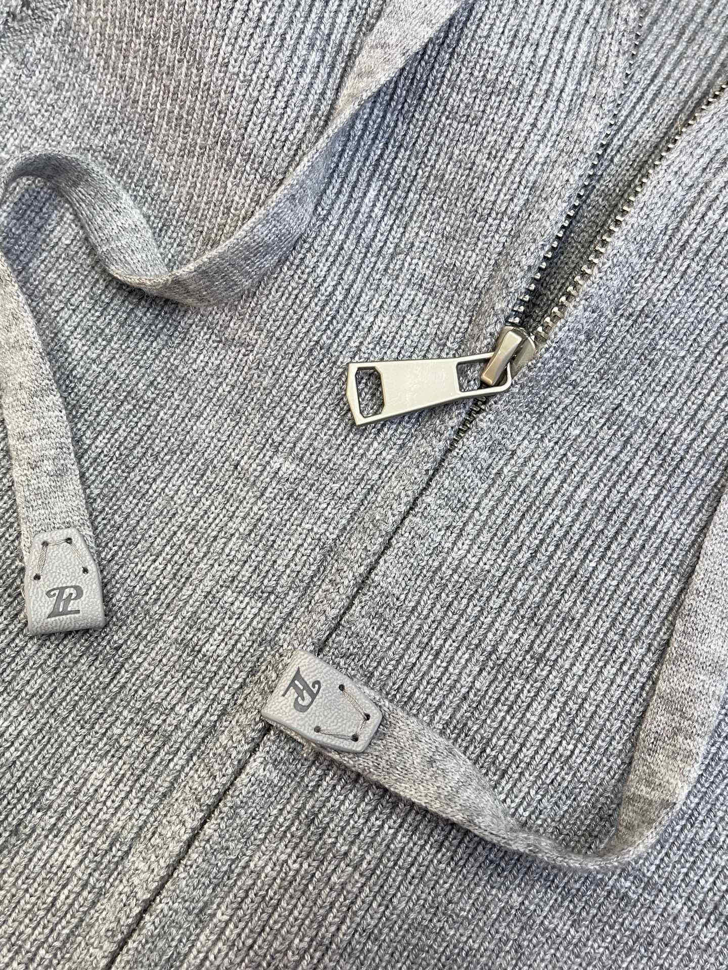 2025🔱秋冬最新款式⚜️【正常收身版型】定制32Ss双股山羊绒绵羊毛混纺面料独家首发🏆现货供应📣码数M