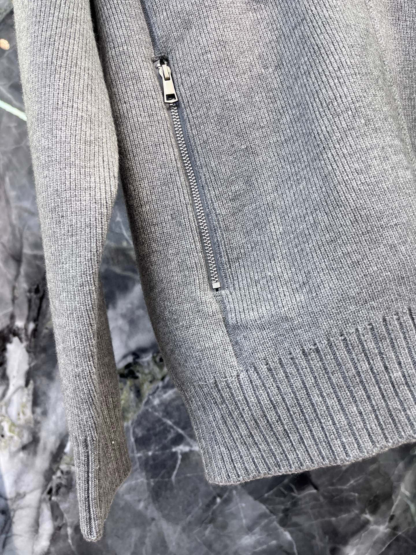 2025🔱秋冬最新款式⚜️【正常收身版型】定制32Ss双股山羊绒绵羊毛混纺面料独家首发🏆现货供应📣码数M