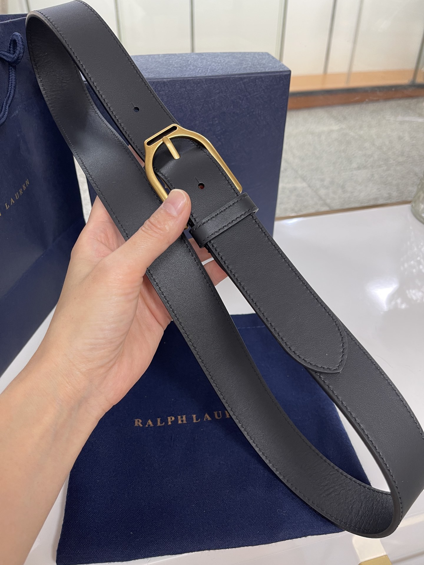  Ralph Lauren/拉夫劳伦 24年新款 这款腰带采用双面进口头层牛皮 做工细致 搭配原版精致纯