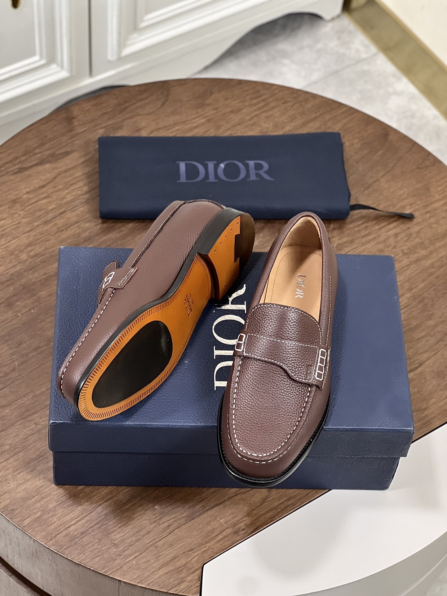 Dior 男性用グランビル楽福鞋 – ブラック粒面牛皮革製