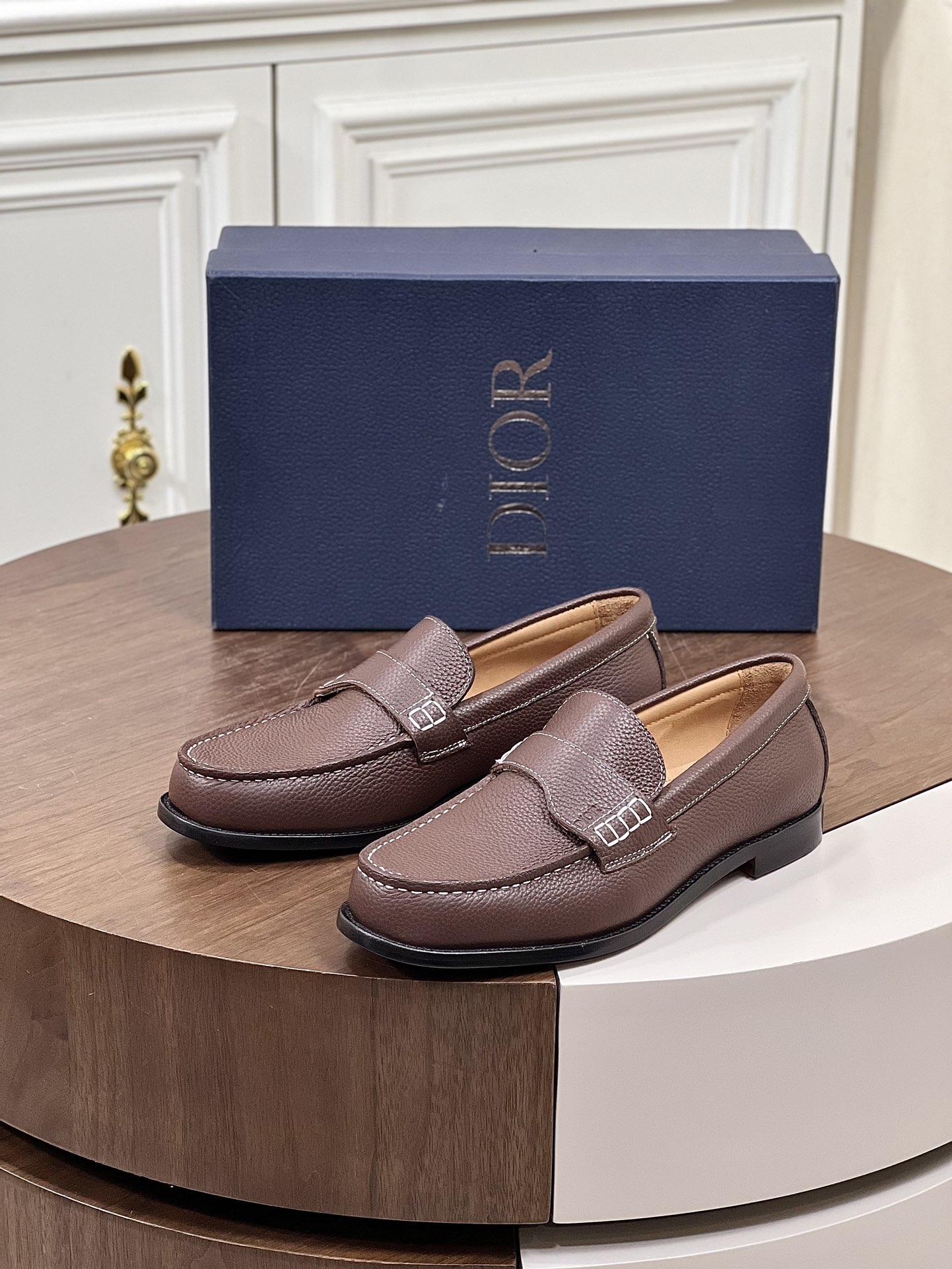 Dior 男性用グランビル楽福鞋 – ブラック粒面牛皮革製