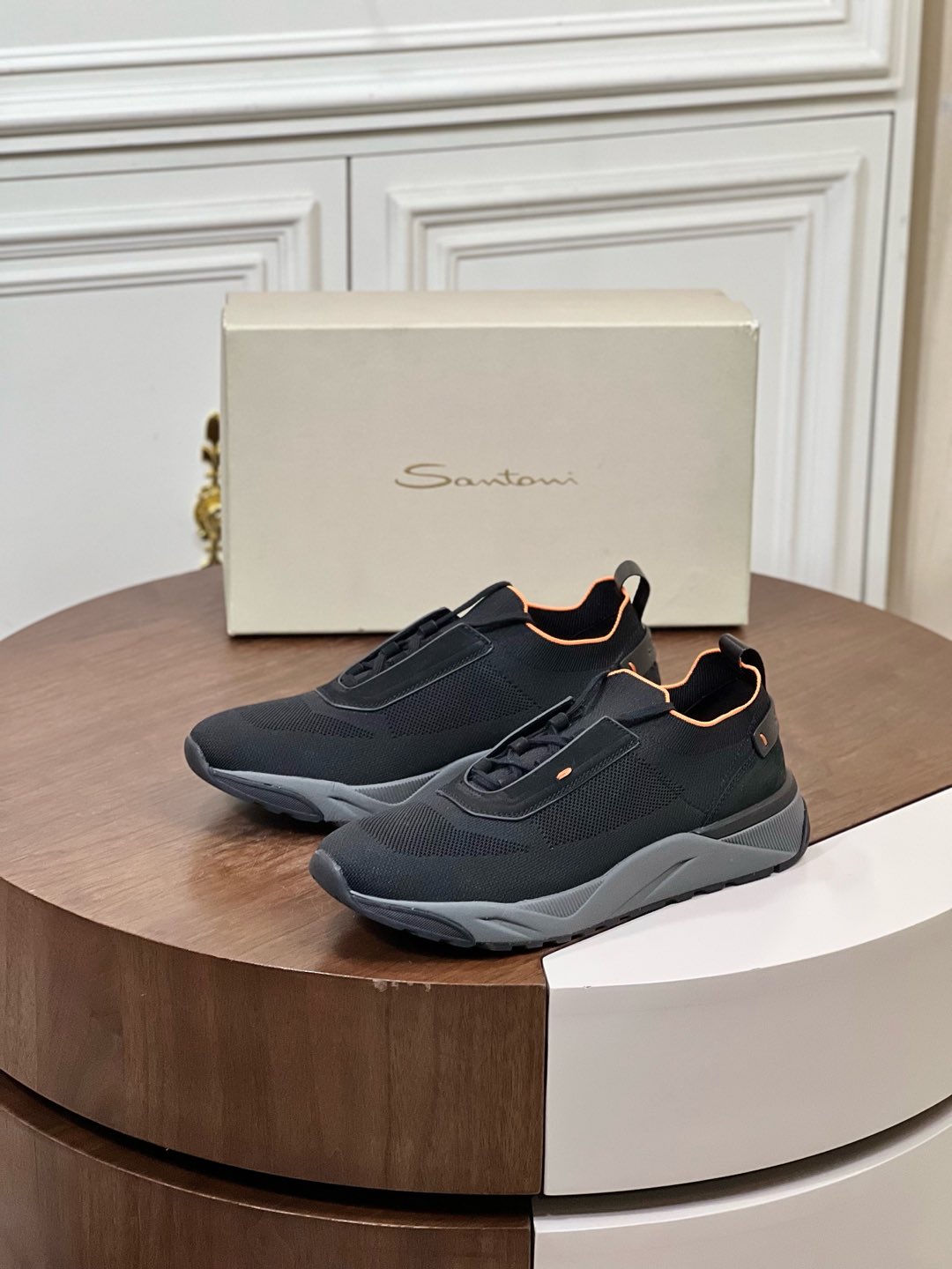 NO:272936,··New Product···Santoni New Men's Flying Casual Sports Shoes Each pair of shoes from this Italian shoe brand is simple and classic, and it is very comfortable and versatile on the feet!  The use of 
