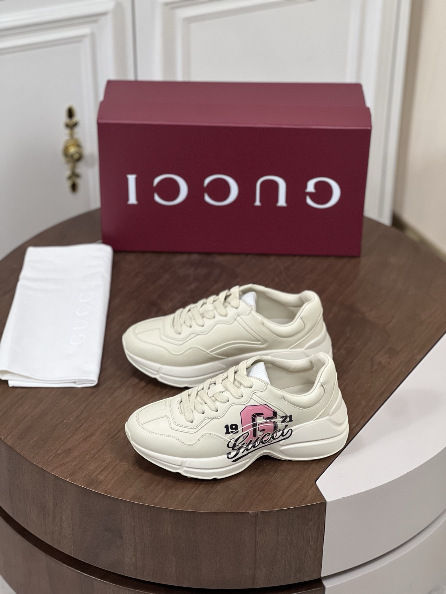 NO:275242,New Gucc*_Official website limited new colors. Couple style casual sports dad shoes original purchase quality!  Original imported cowhide with 3D printing technology counter original imported cowhide inner lining, foot pad and last technology, firm durability, original vacuum elastic bottom!  Size35-44 (male 38.45.46, female 40 customized),,gucci,cowhide19860909新款Gucc*_官网限定新色.情侣款式休闲运动老爹鞋原单代购品质！ 原版进口牛皮 搭配3D打印工艺专柜原版进口牛皮内里 垫脚、套楦工艺 耐穿牢固、原版抽真空弹性大底！ Size35-44（男38.45.46、女40定制）,,gucci,cowhide,Men's shoes