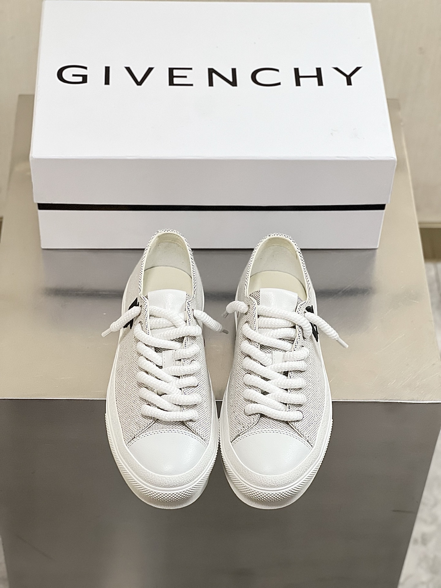Givenchy City系列 高帮运动鞋运动鞋,鞋,givenchy 4