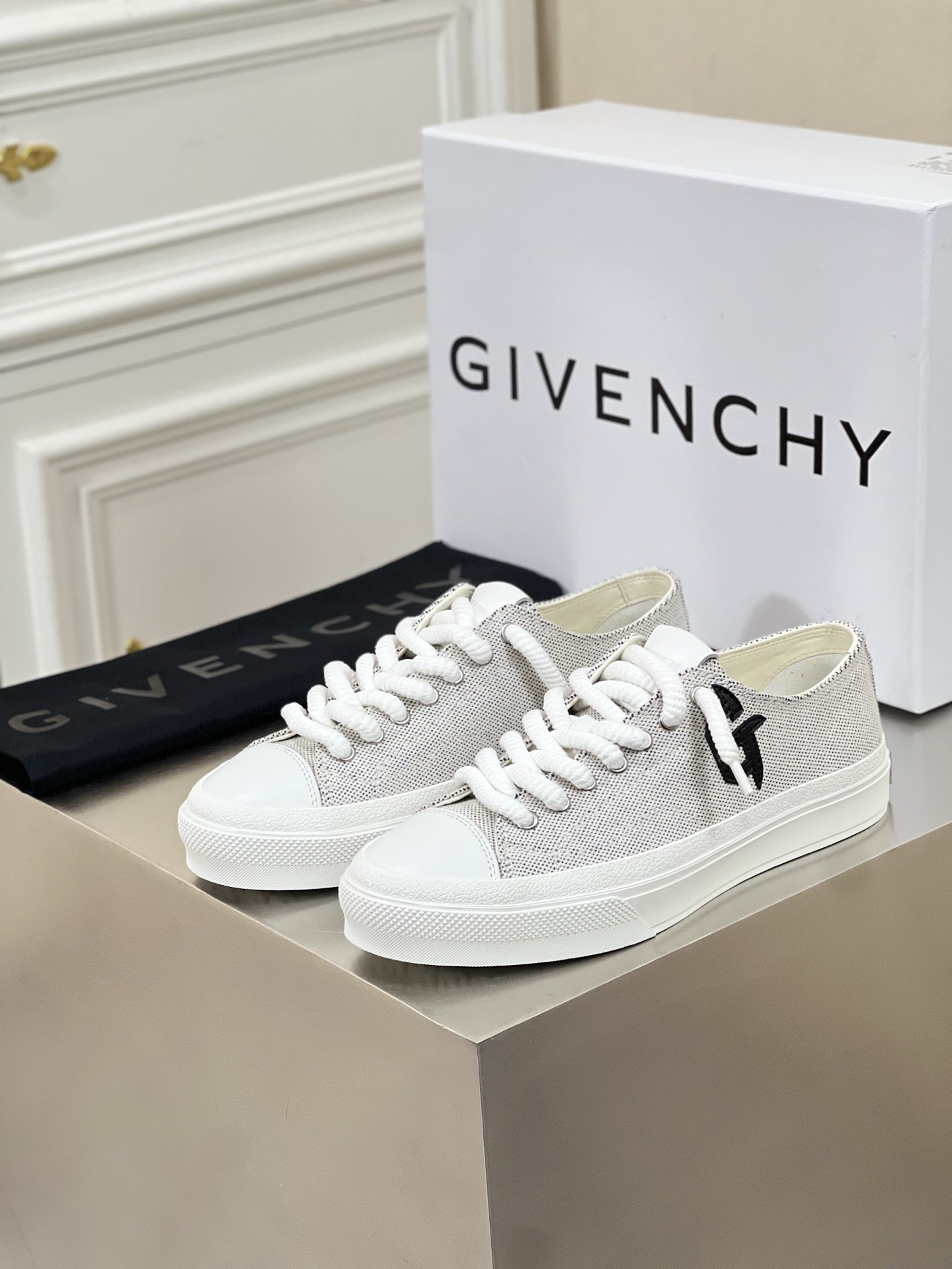 ••新品•• Givench*～City系列 高帮运动鞋！🔝顶级原单...