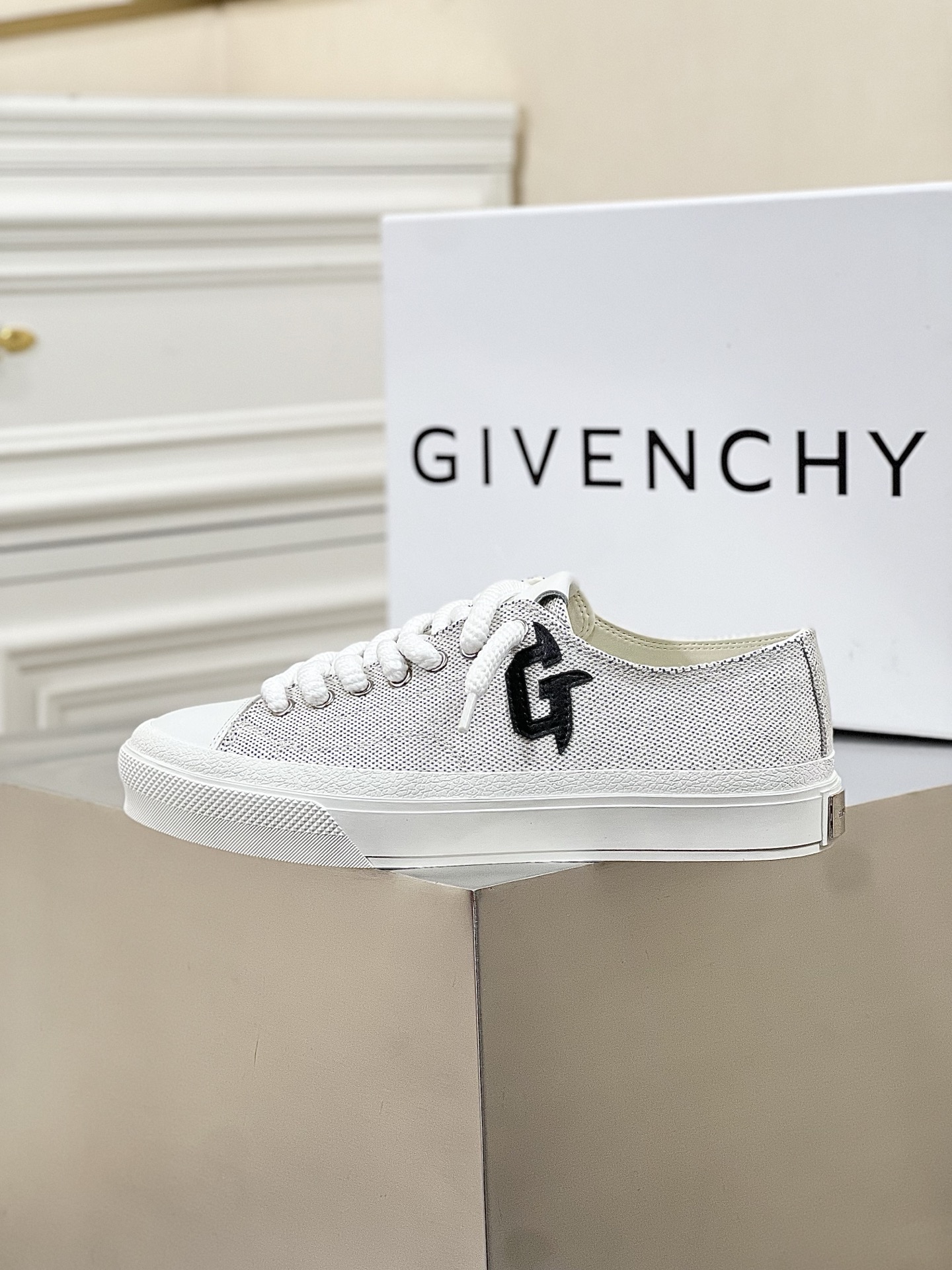 Givenchy City系列 高帮运动鞋运动鞋,鞋,givenchy 2