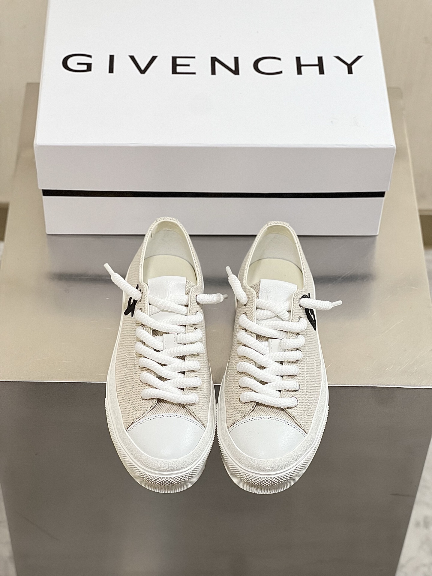 Givenchy City系列 高帮运动鞋运动鞋,鞋,givenchy 4