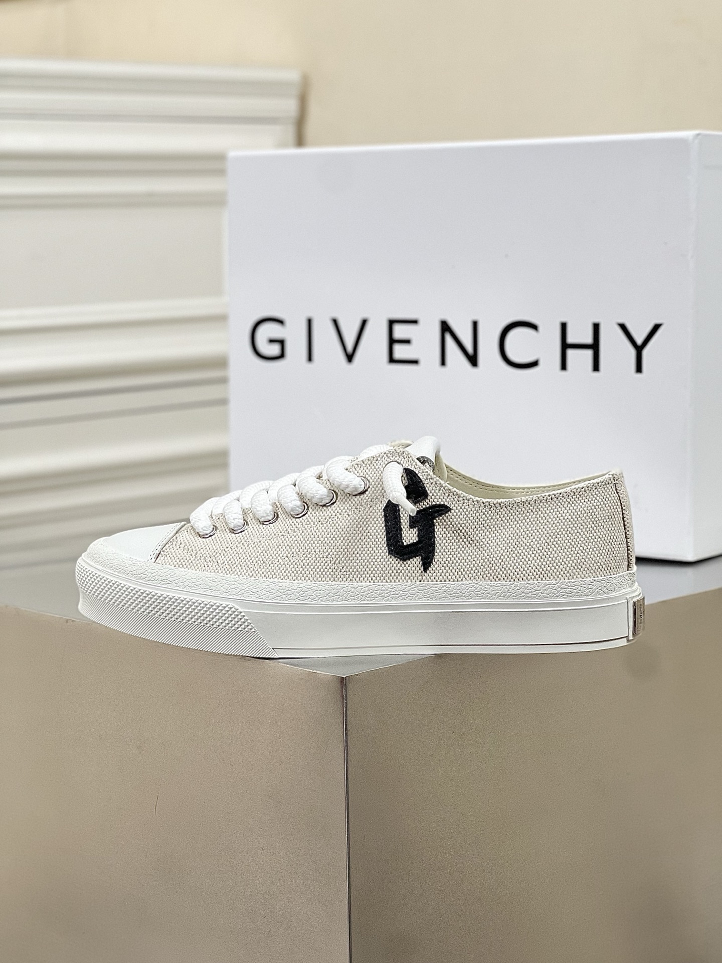 Givenchy City系列 高帮运动鞋运动鞋,鞋,givenchy 2