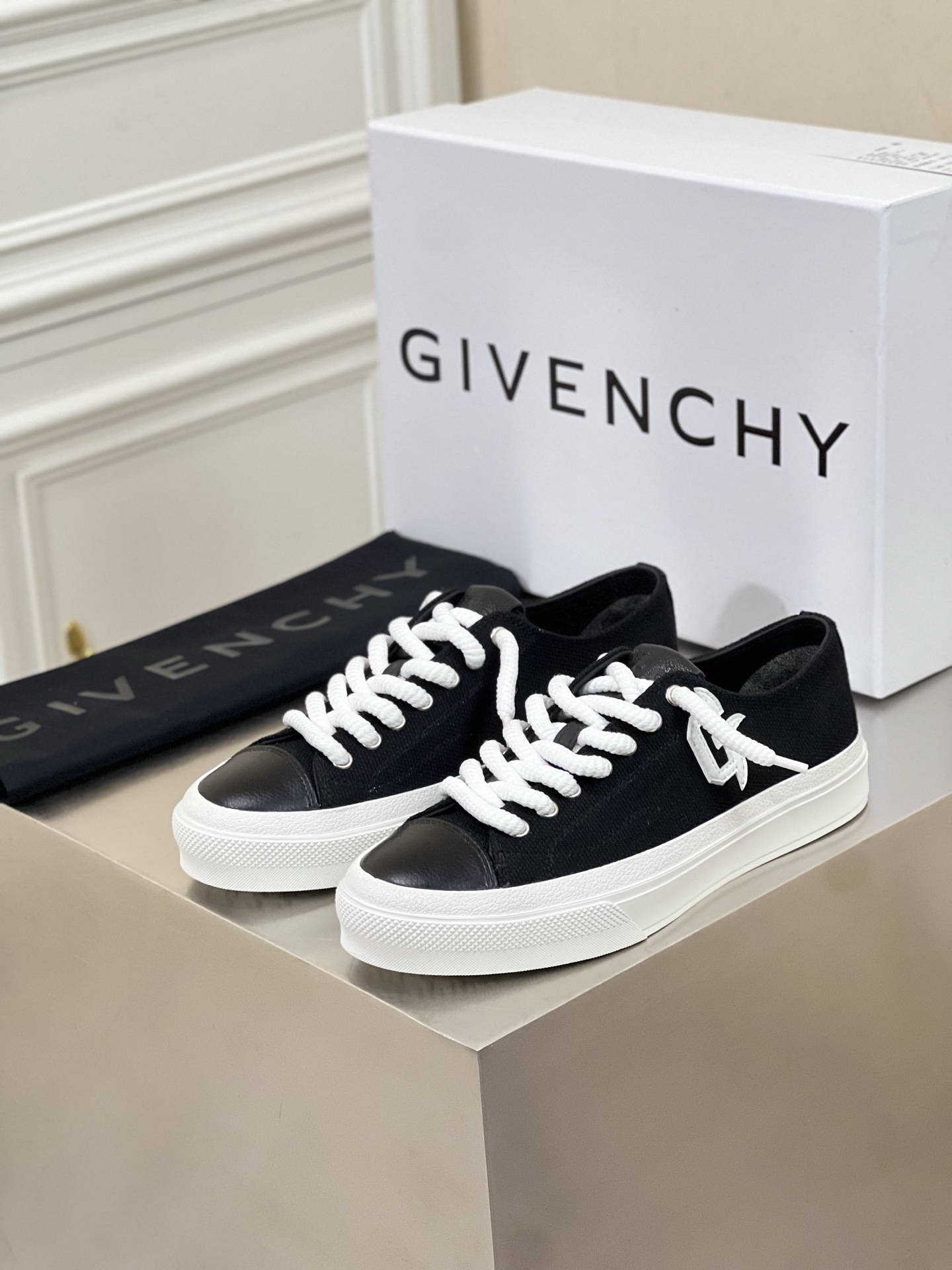 ••新品•• Givench*～City系列 高帮运动鞋！🔝顶级原单...