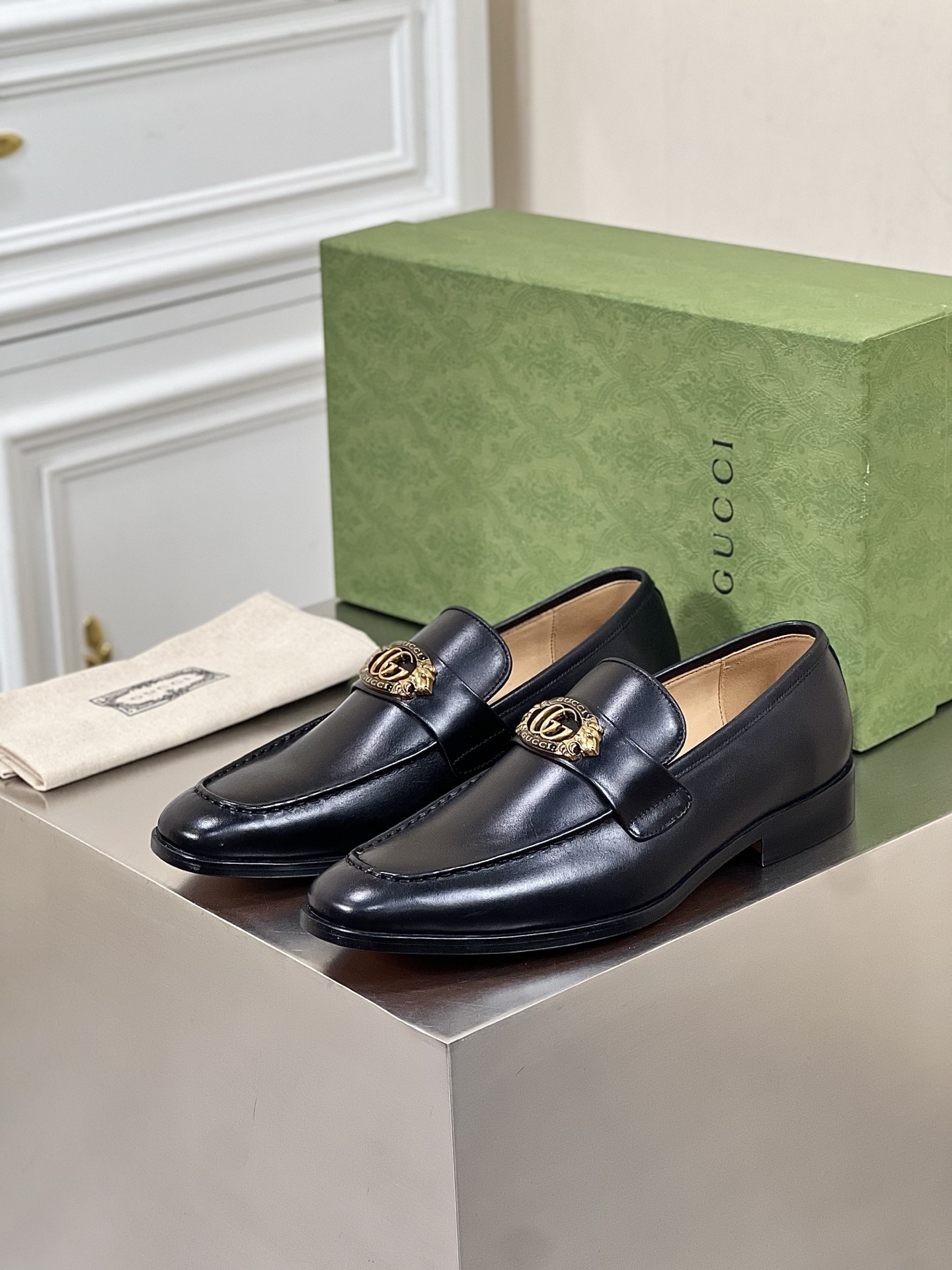 NO:275763,New Gucc* ~ Top Men's Business Casual Shoes Loafers. Original imported beaded cowhide with classic horse tie, cowhide inner cowhide footbed original genuine leather sole!  Size38-46 (38.45.46 customization), gucci,loafers,cowhide,Leather soles19860909新品Gucc*～顶级男士商务 休闲鞋 乐福鞋. 原版进口开边珠牛皮 搭配经典马衔扣饰 牛皮内里牛皮垫脚原版真皮大底！ Size38-46（38.45.46定制）,,gucci,loafers,cowhide,Leather soles,Men's shoes
