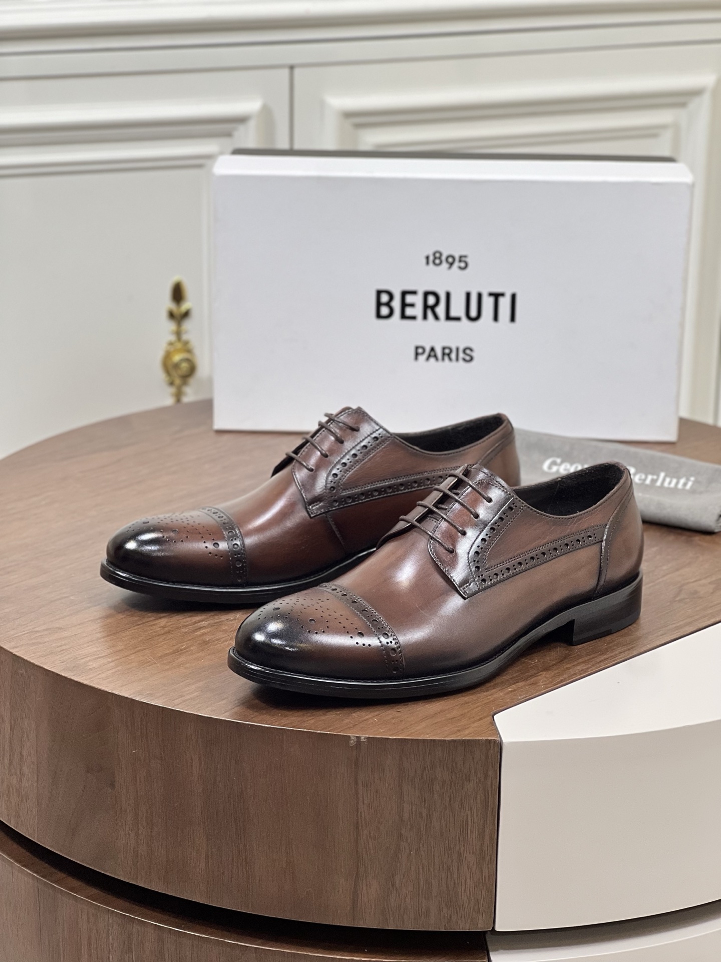 Burlut* 布鲁提 手工擦色牛皮牛津鞋 男士正装鞋皮鞋👞 
此...