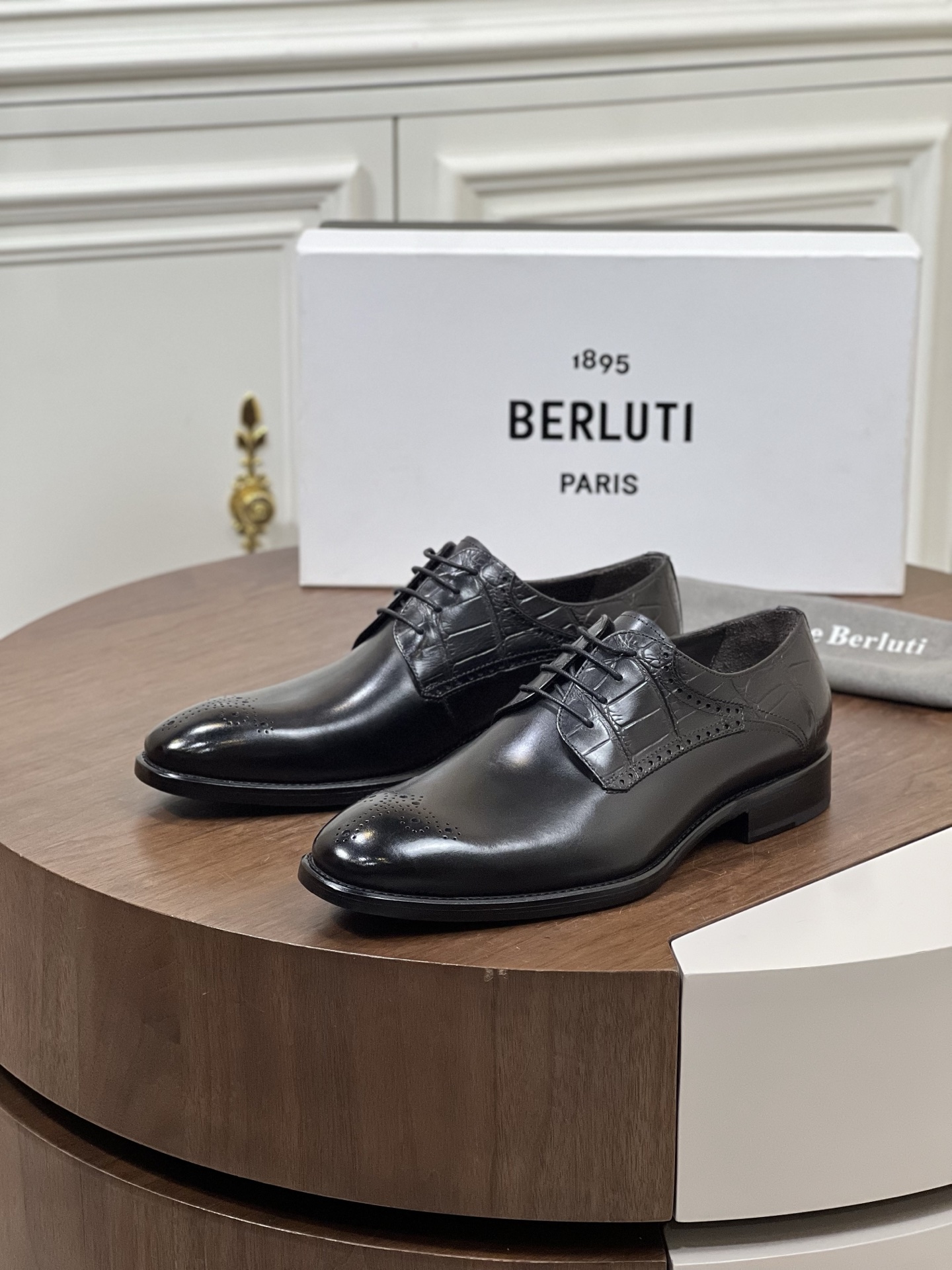 Burlut* 布鲁提 手工擦色牛皮牛津鞋 男士正装鞋皮鞋👞 
此...