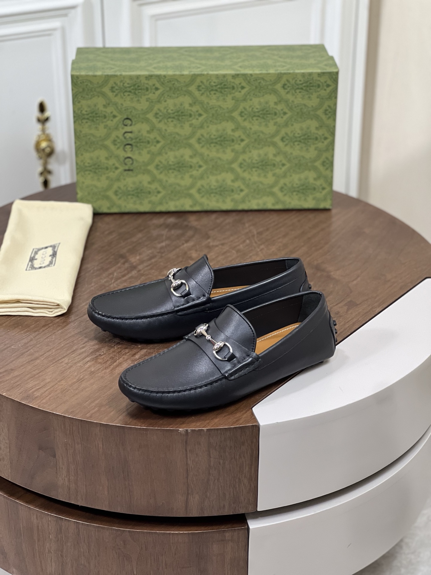 Gucc*古驰 男士一脚蹬饰饰马衔扣男士驾车鞋驾车鞋豆豆鞋
...