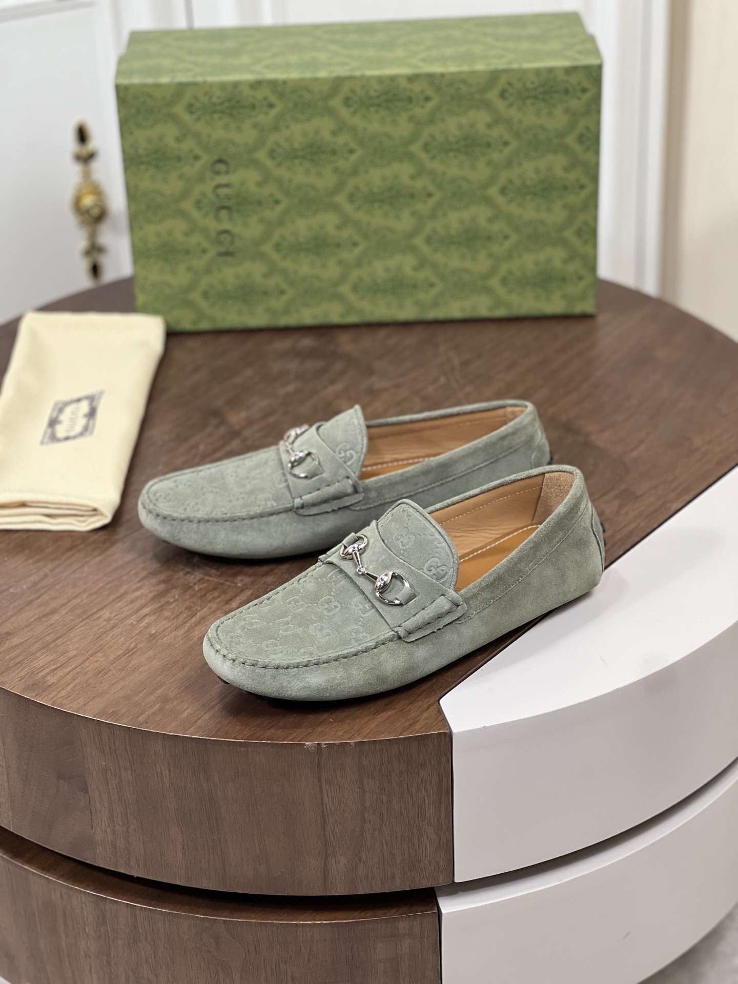 Gucc*古驰 男士一脚蹬饰饰马衔扣男士驾车鞋驾车鞋豆豆鞋
...