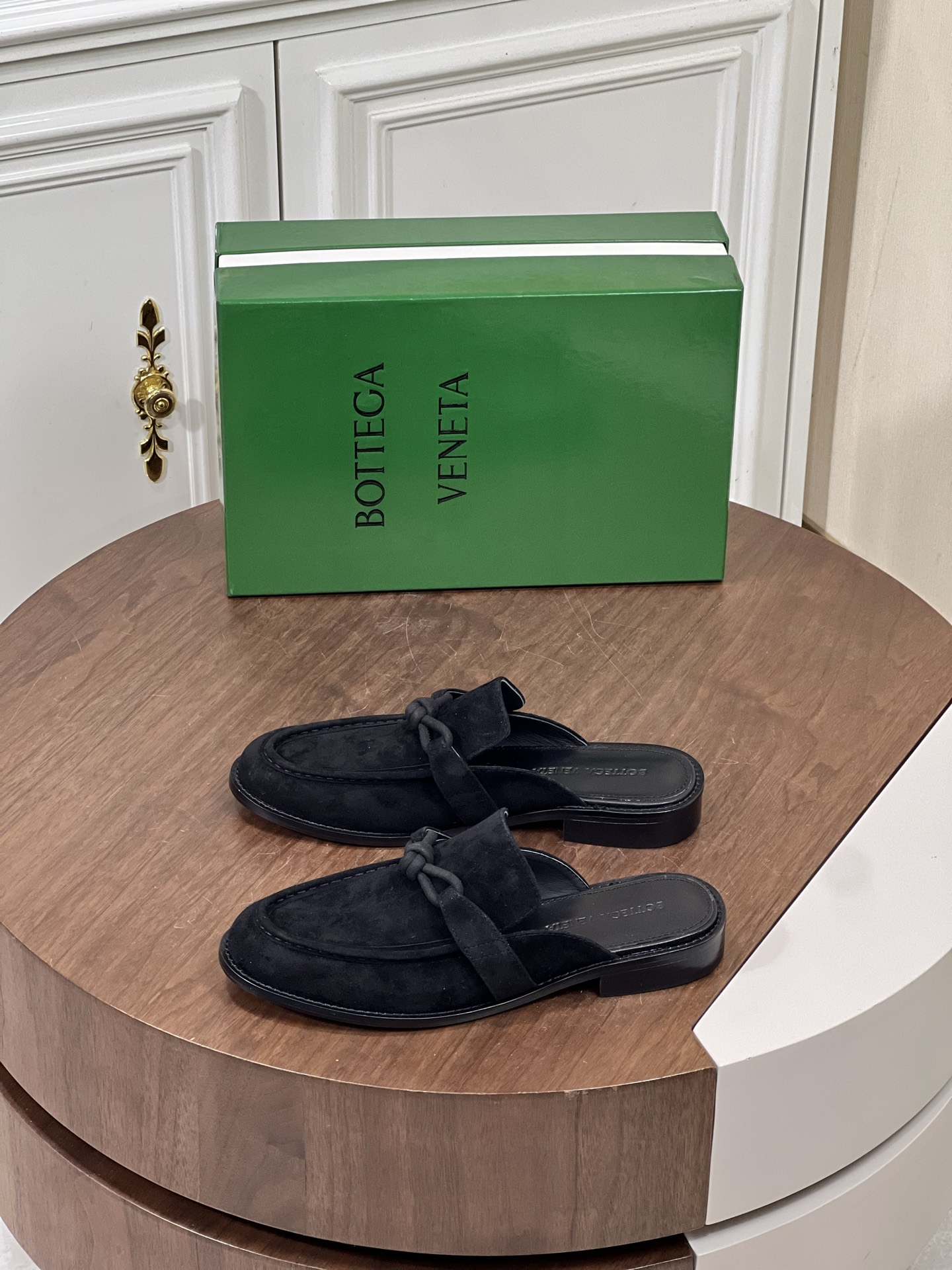 Bott*葆蝶家夏季休闲乐福皮鞋
饰品皮扣设计元素，轻便舒...