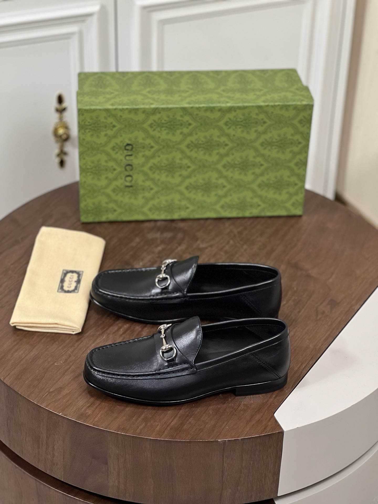 Gucci～高端真皮大底男士休闲皮鞋
鞋面选用进口头层牛皮...