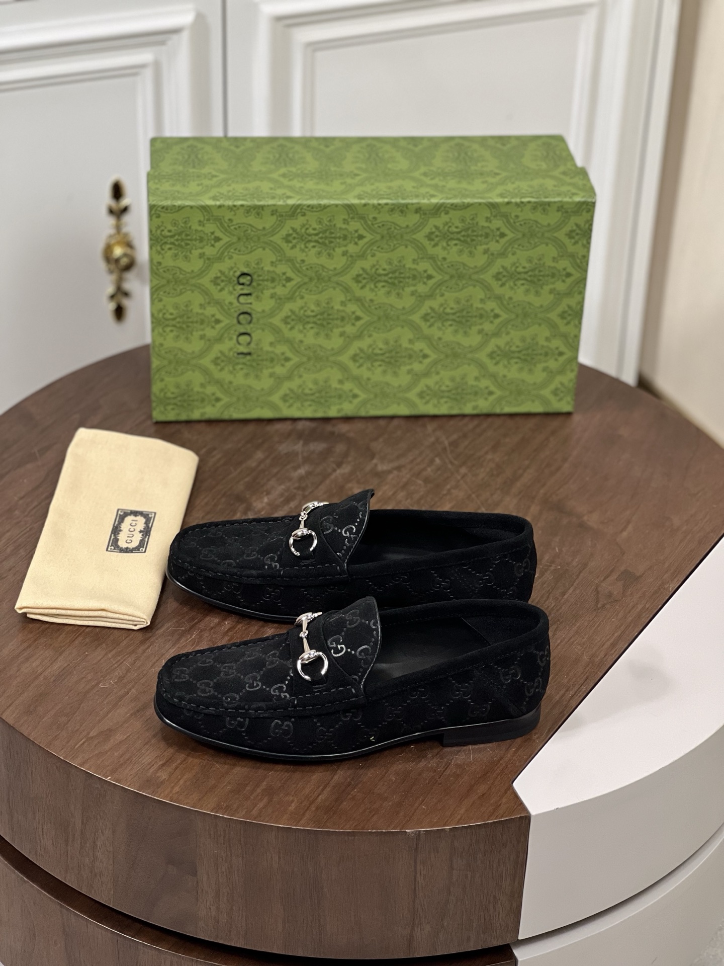 Gucci～高端真皮大底男士休闲皮鞋
鞋面选用进口头层牛皮...