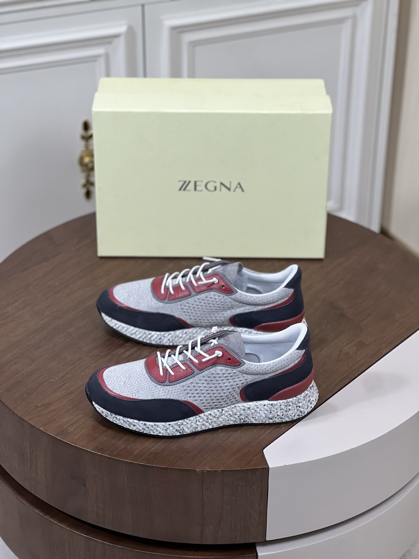 ZZegna/杰尼亚原单更新
Piuma 在意大利语中指“羽毛”，充分...