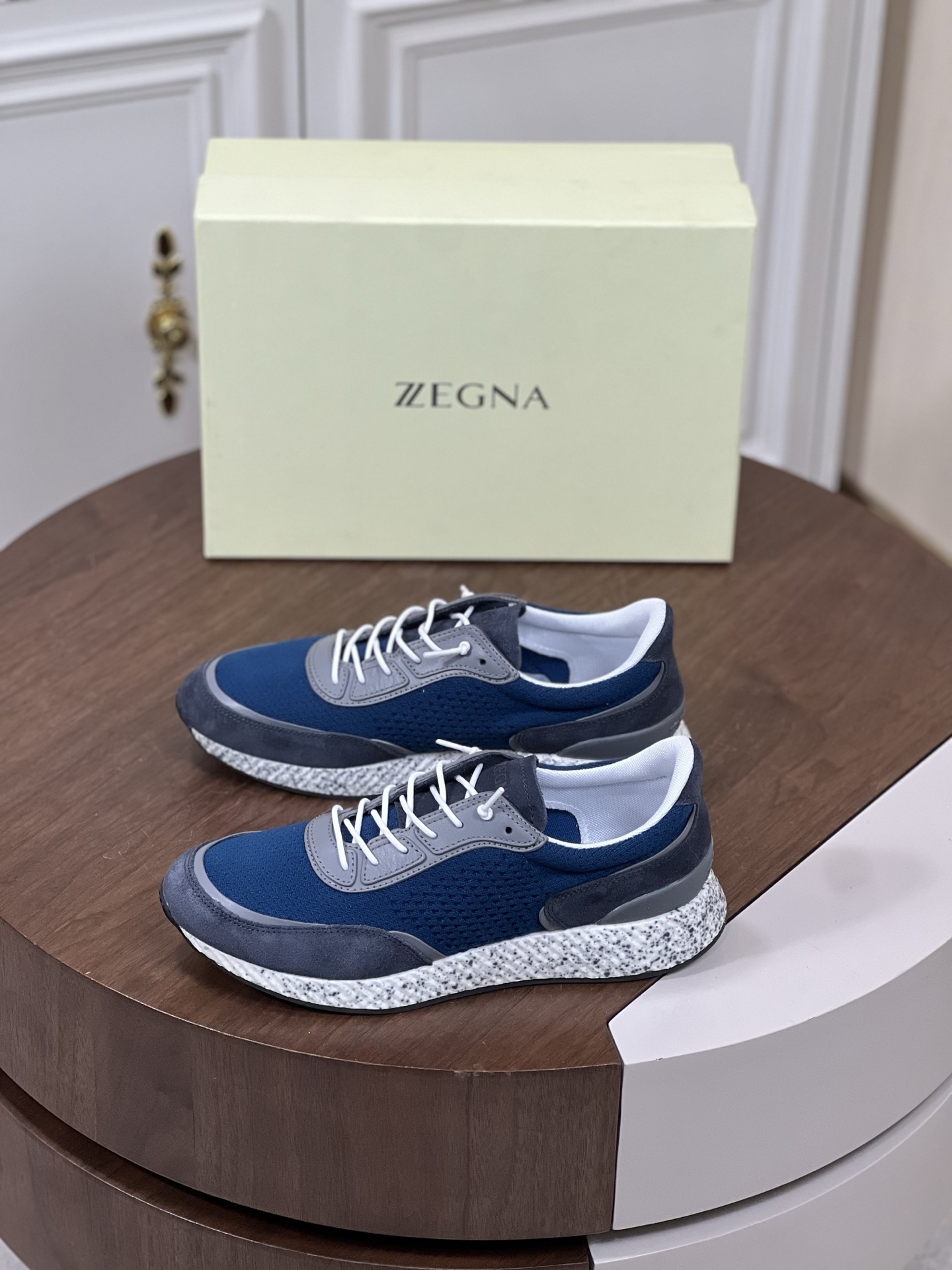 ZZegna/杰尼亚原单更新
Piuma 在意大利语中指“羽毛”，充分...