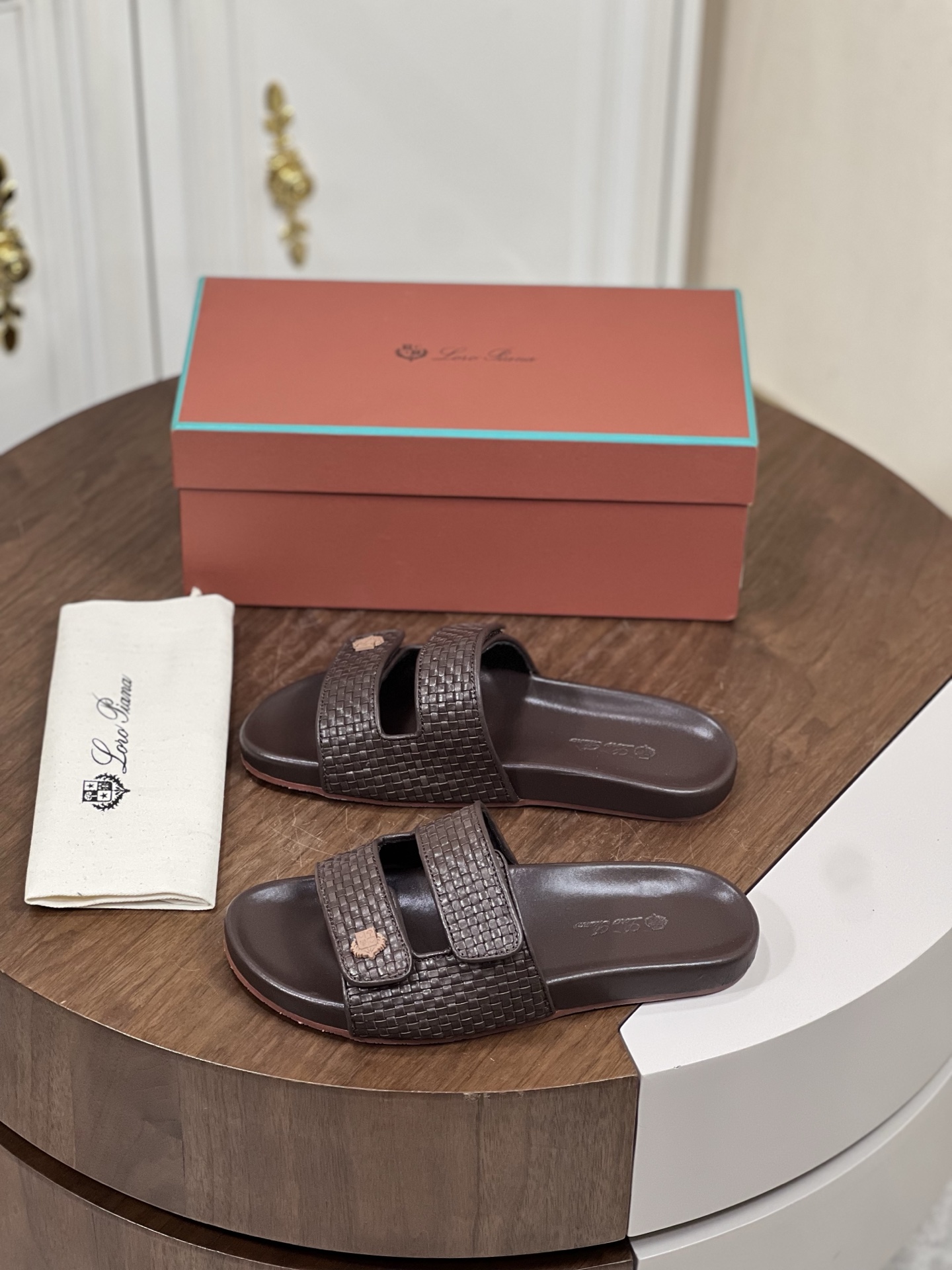 LP 家新品 LoroPian*/诺悠-翩雅 新款男士休闲凉鞋拖鞋！ 
整...