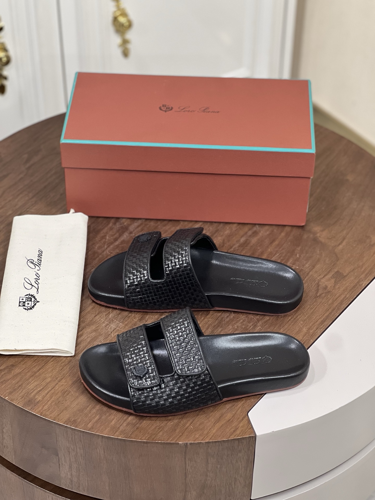 LP 家新品 LoroPian*/诺悠-翩雅 新款男士休闲凉鞋拖鞋！ 
整...