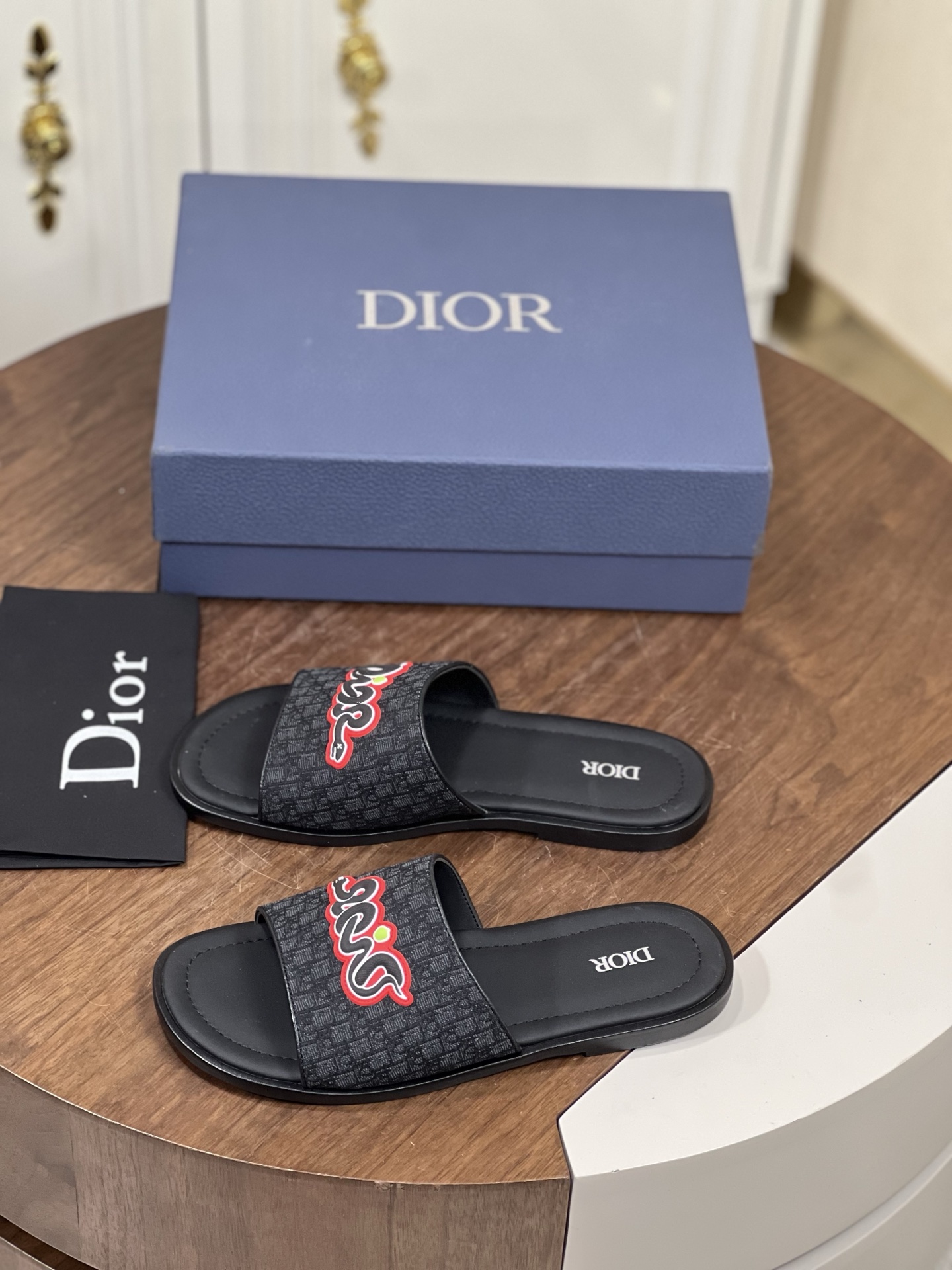 Dio*～ 高端男士夏季拖鞋
鞋面材质头层原版lougou印花布配...